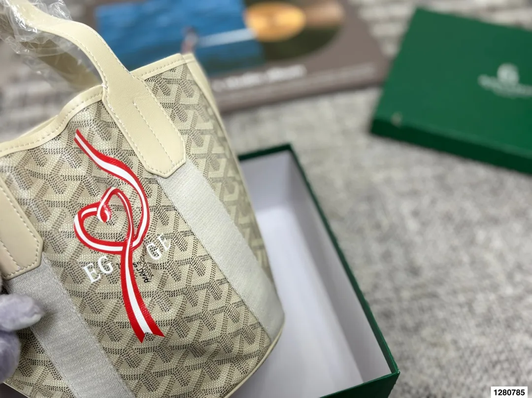 p95（挂件随机）无盒 goyard戈雅Belharra沙滩包｜度假凹造型必备神器值与实用并存，随手一拍就是ins风大片！尺寸17&times;22