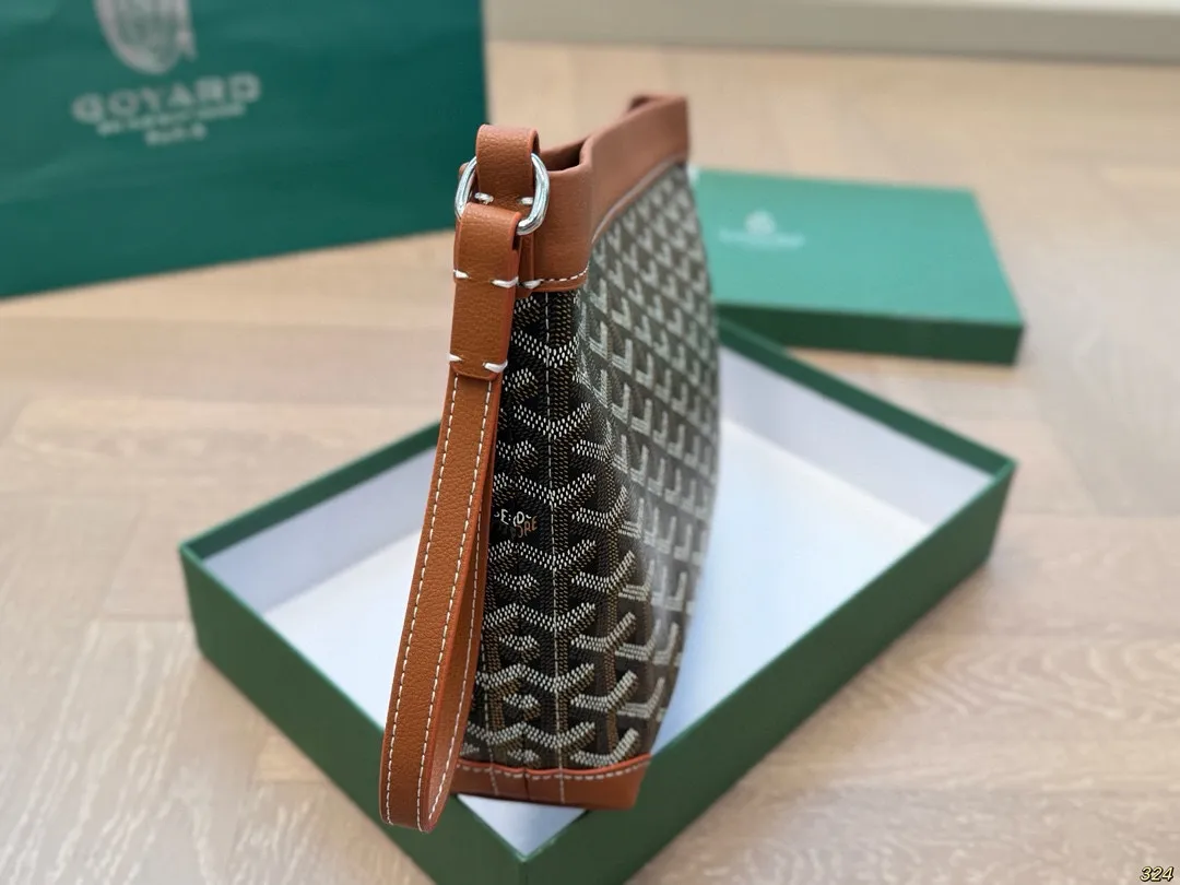 &yen;140配盒 戈雅Goyard 手拿包 时髦感一秒来袭 是美女们喜欢的调调～ 尺寸25 20