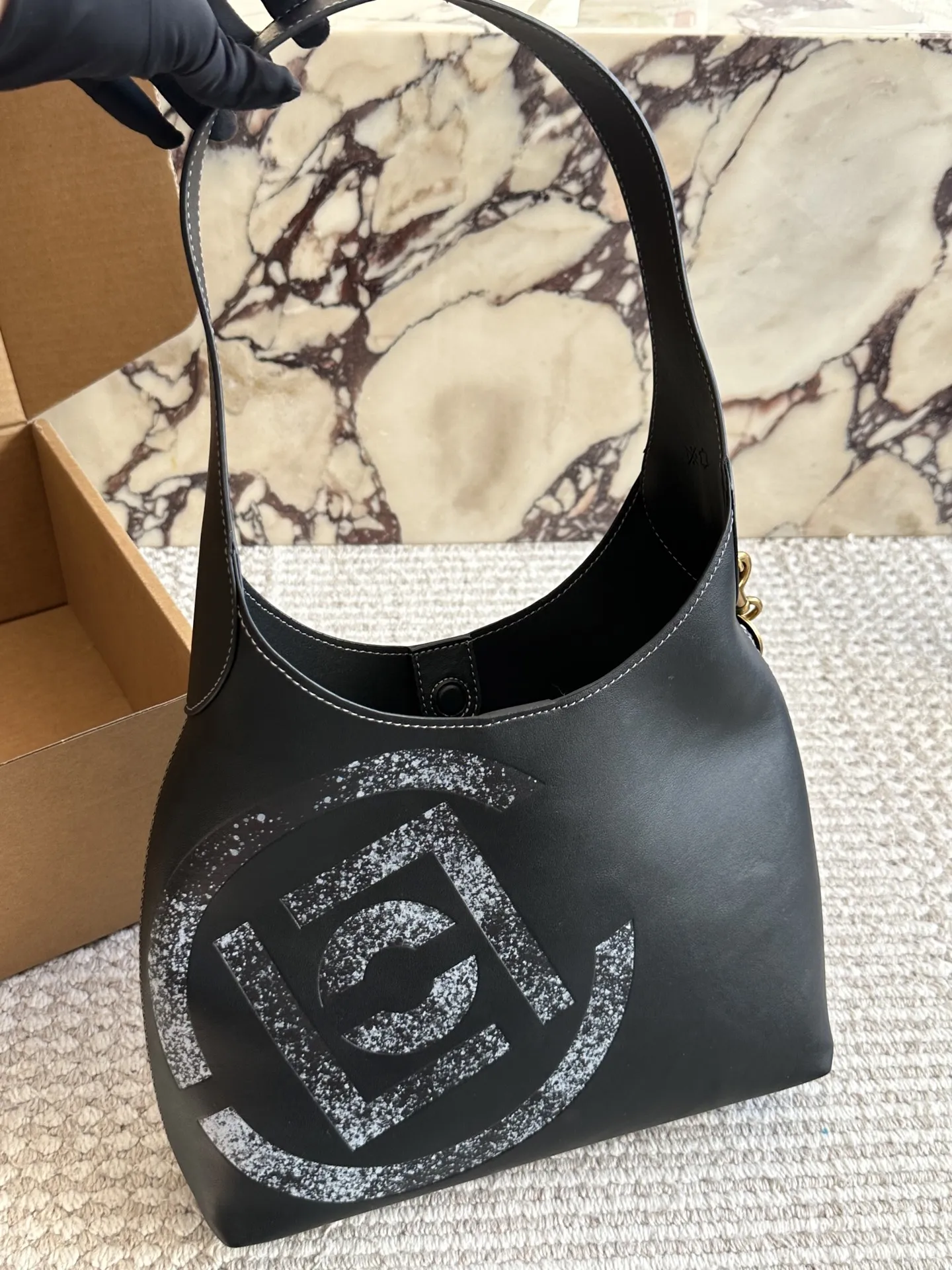 💰165 配盒 size：28 22cm coach 新款流浪包真的绝美 随性慵懒轻松拿捏 都可以随意百搭