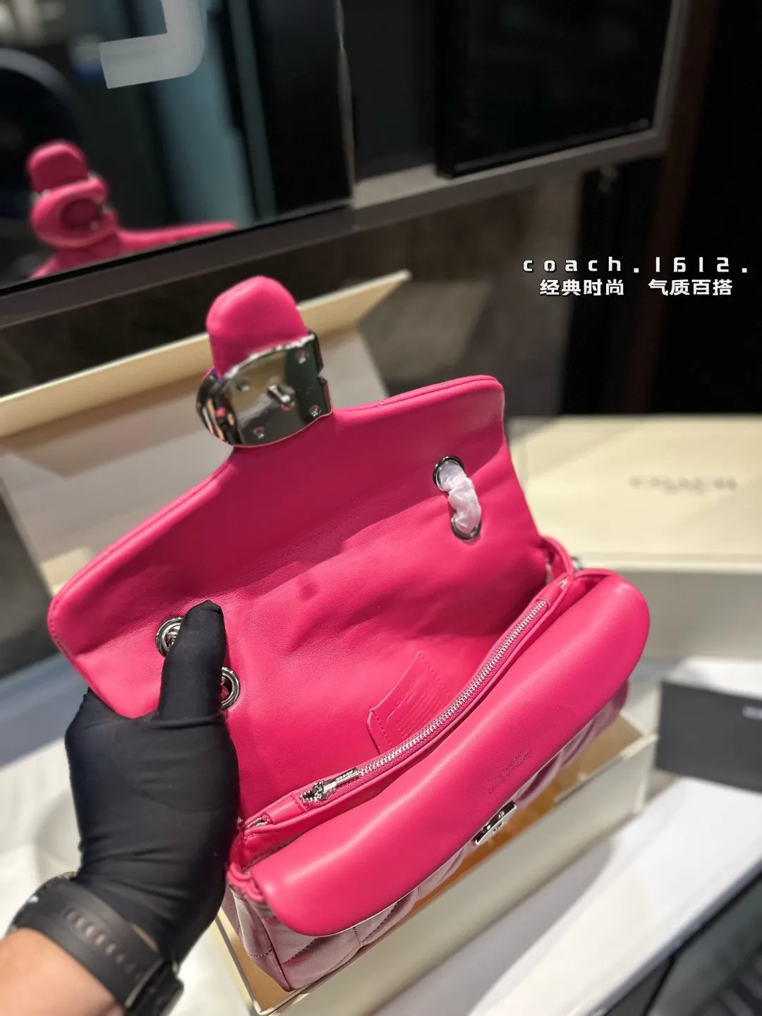 ❤️p185/p170（礼盒包装）❤️ 蔻驰 tabby链条包 百搭经典 精致的一只 真的超级无敌巨可爱 仙气满满 小姐姐日常必入款尺寸26cm/20cm