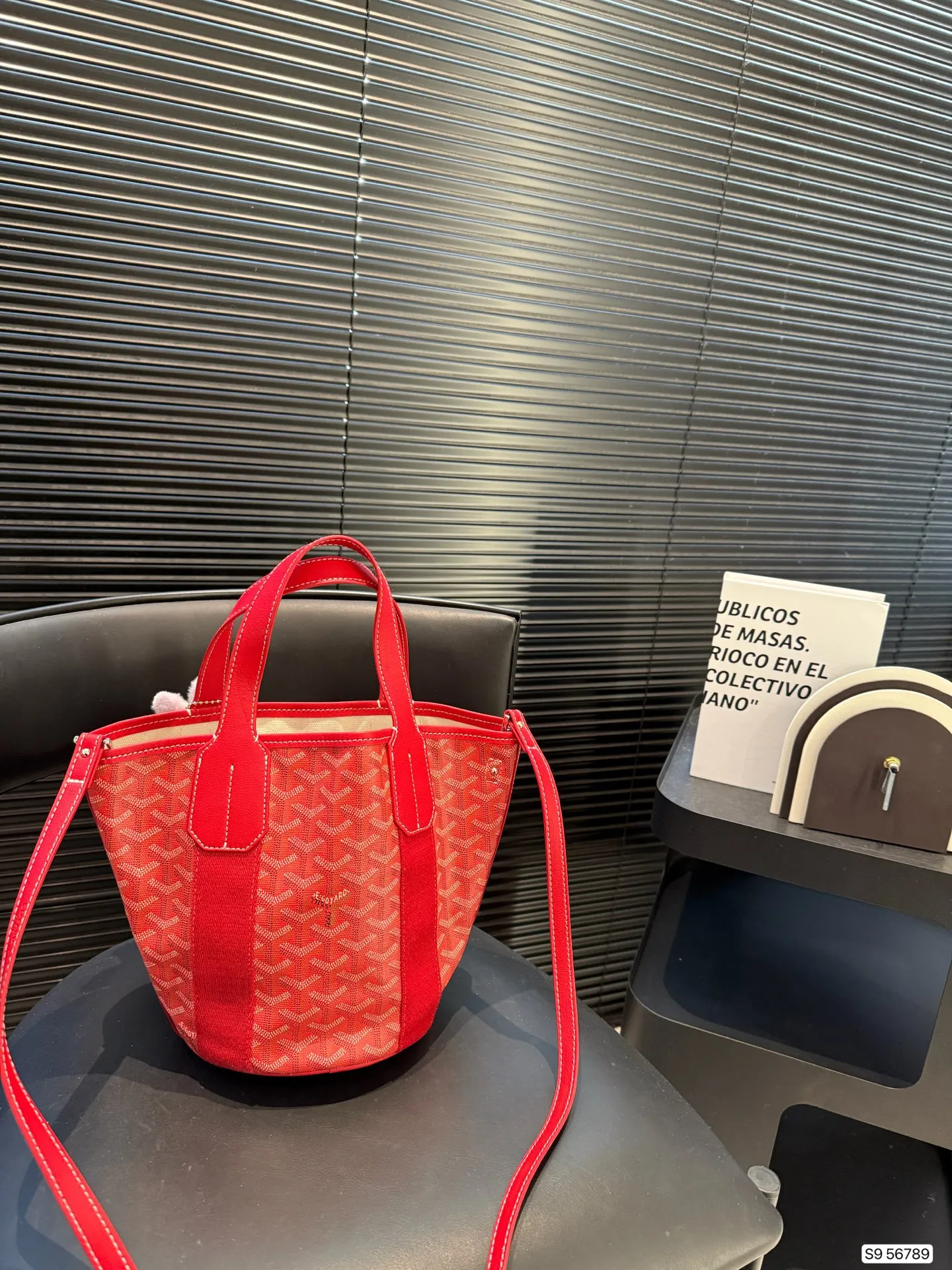 P95 戈雅菜篮子 戈雅购物袋🛍️ 属于这个季节的迷你购物袋 Goyard狗牙限定 实物真的很有质感， 新年本命包！ 尺寸：16 22 货号56789