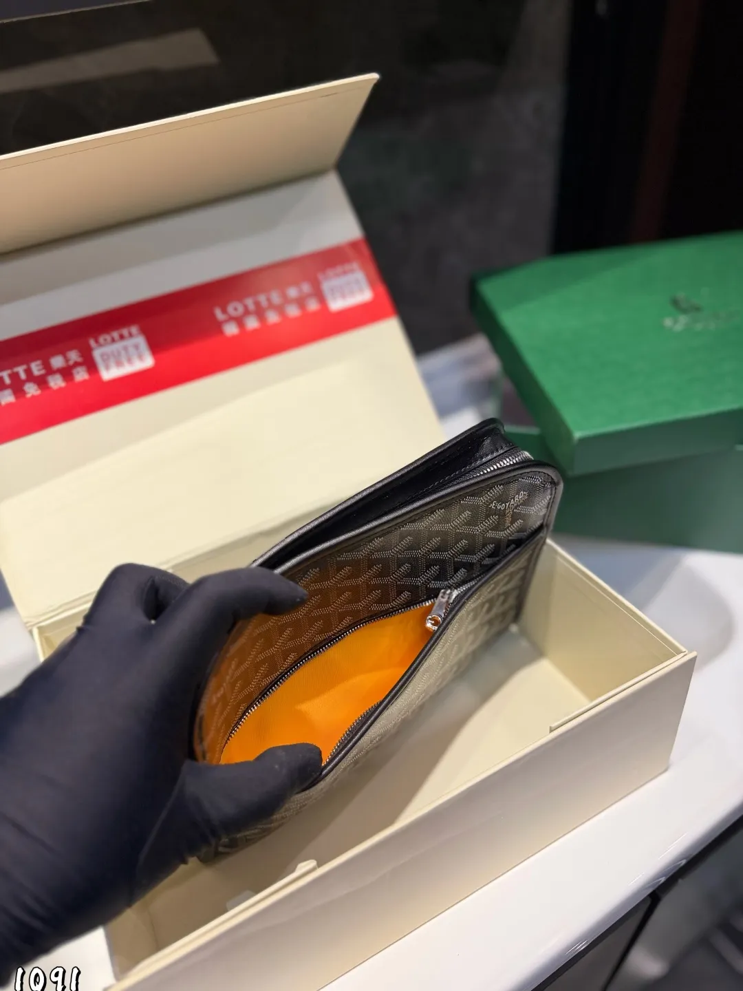 ❤️P125(礼盒包装)❤️ 戈雅 GOYARD 手包男生女生🉑️用!上身效果绝绝子~日常非常好搭配哦~男生女生都可以入手!尺寸:25 19