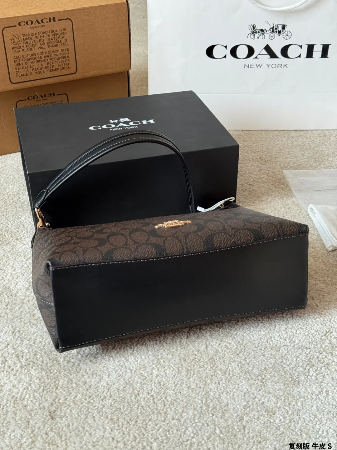 升级版 牛皮 p195 COACH 新品！Laurel 流浪包 蔻驰经典的月亮包，比腋下包容量要大一点 尺寸25cm