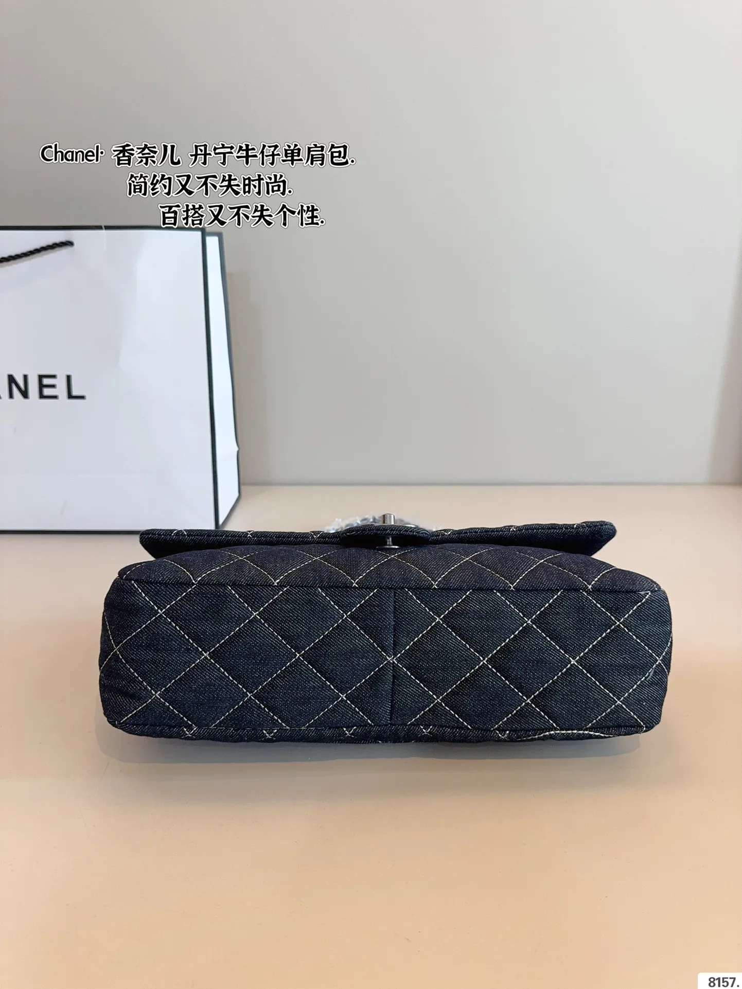 P200 香奈儿 丹宁 单肩包. 又甜又酷 一整个爱住 百搭时尚 颜值超高 是每个潮酷女孩必入单品尺寸:31*7*22cm