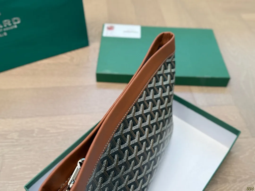 ¥140配盒 戈雅Goyard 手拿包 时髦感一秒来袭 是美女们喜欢的调调~ 尺寸25 20