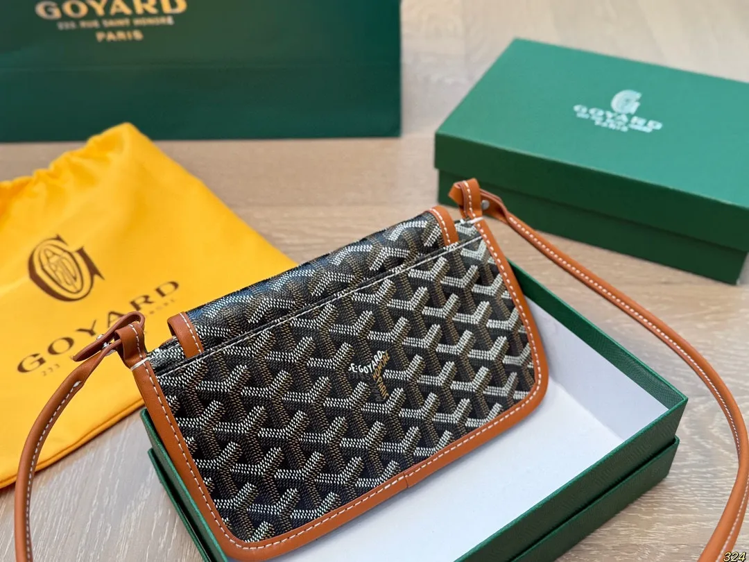 ¥120配盒 戈雅goyard woc小挎包 ootd夏日包包新包包包包我爱这个色 真的超级推荐goyard的包包时髦又实用好多款我都入了不同颜色可见我是真爱 尺寸20 12
