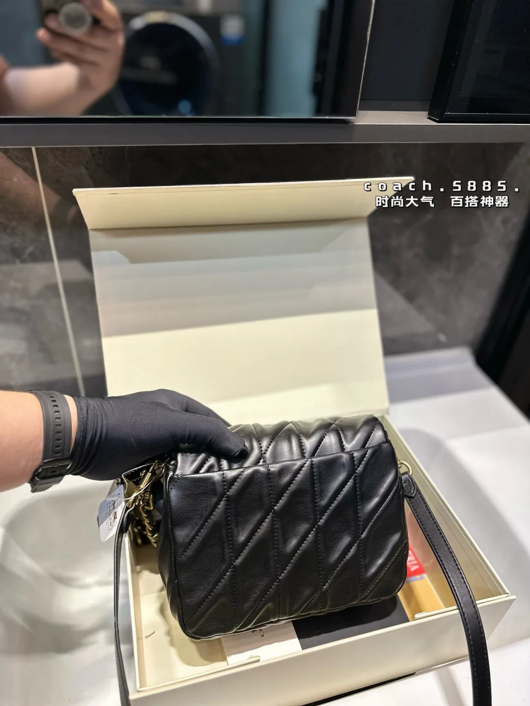 ❤️p200（礼盒包装）❤️ 蔻驰｜COACH8月黑色方胖子｜coach Tabby蔻驰｜COACH 8月新款黑色方胖子｜Square Tabby黑色方胖子来咯 链条拼接皮质是腋下肩带复古水洗羊皮，自重轻便，随意搭配 尺寸20*16