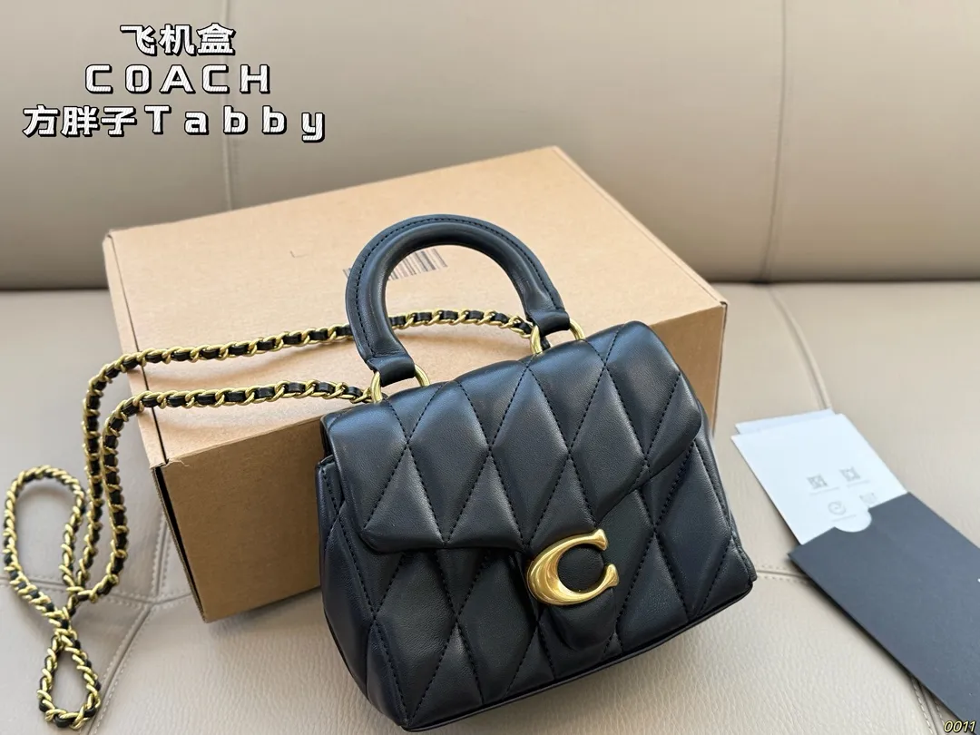 ¥150飞机盒 蔻驰COACH方胖子 coach Tabby 自重轻便,随意搭配 尺寸18 13