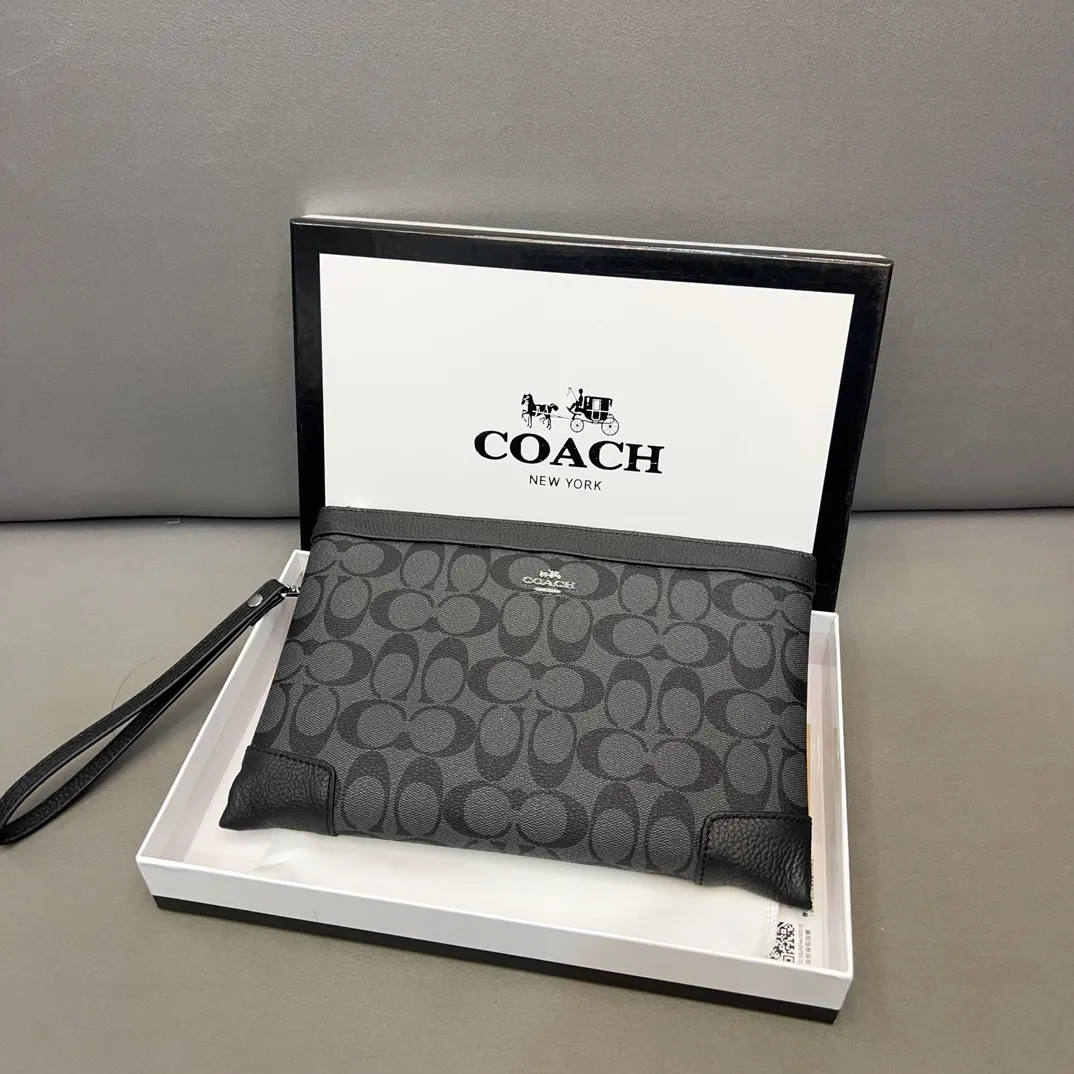 P100 Coach 蔻驰 印花小牛皮手拿包 卡包钱包多功能男包 采用精湛镶嵌细工,实物拍摄 原厂原版面料 配送礼盒 26 x 16 cm。