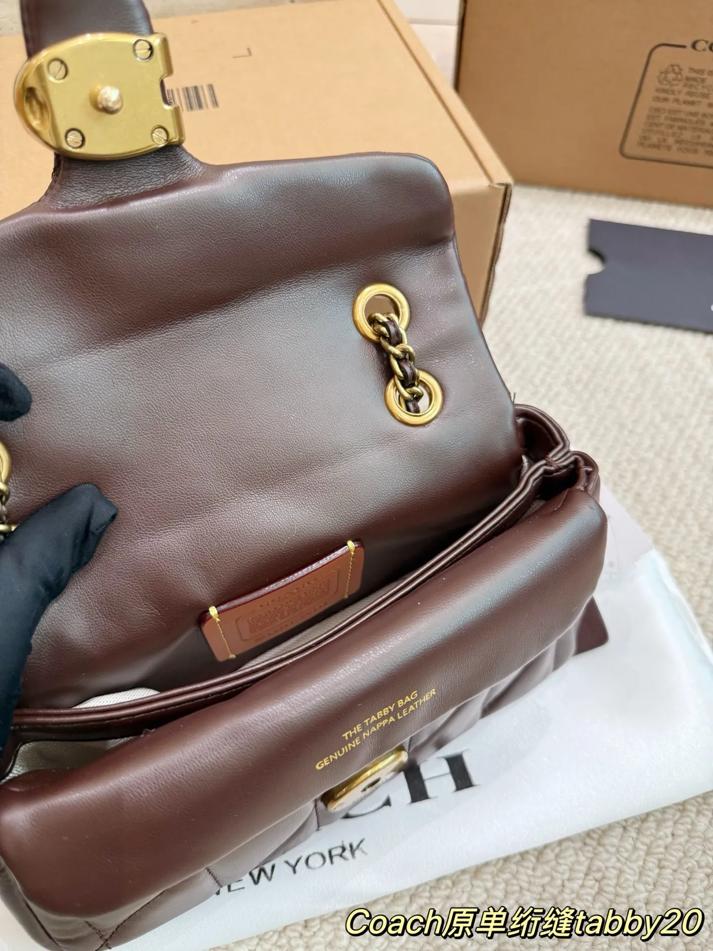 P190 原版品质 小号尺寸20.9配礼盒🎁 蔻驰酒神新品 Quilted Tabby 链条版 Tabby 这你能忍住?? 满满的小细节