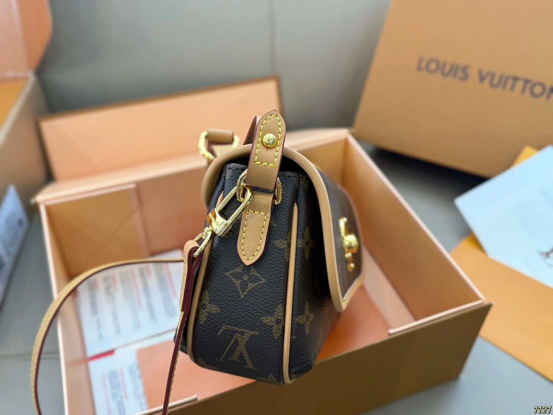 原版复刻&yen;145飞机盒 蜜蜡黄皮LV中古金豆包腋下包 小巧可爱的容貌却不影响它的容量 颜值绝绝王炸款 💥 尺寸22 13