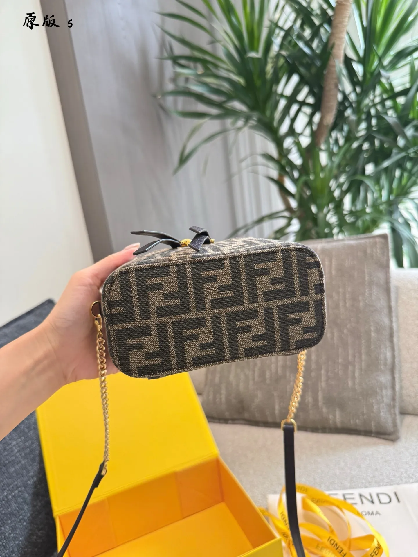 p165 Fendi|超好看、超精致小盒子包 16cm配盒子