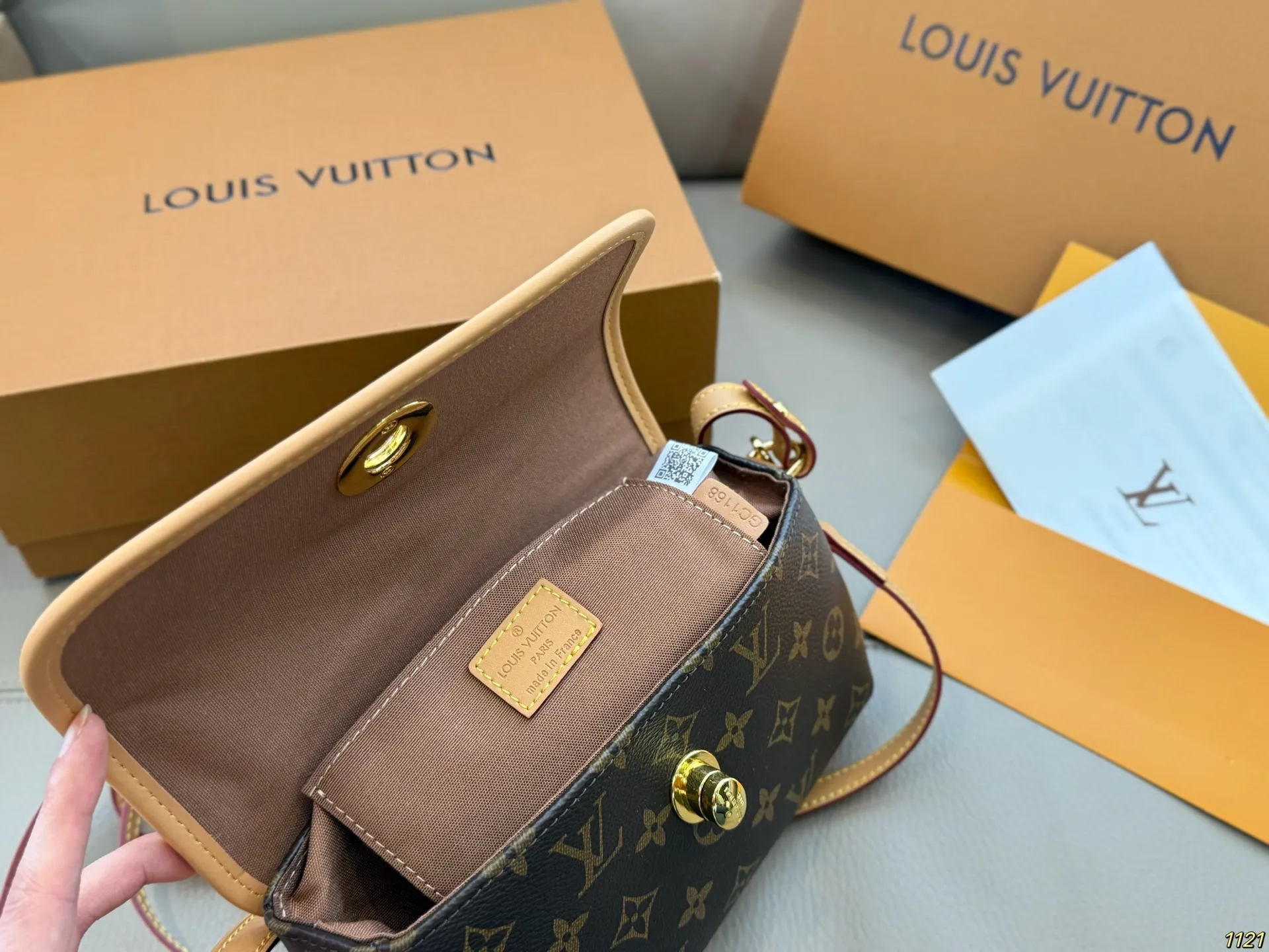 原版复刻¥145飞机盒 蜜蜡黄皮LV中古金豆包腋下包 小巧可爱的容貌却不影响它的容量 颜值绝绝王炸款 💥 尺寸22 13