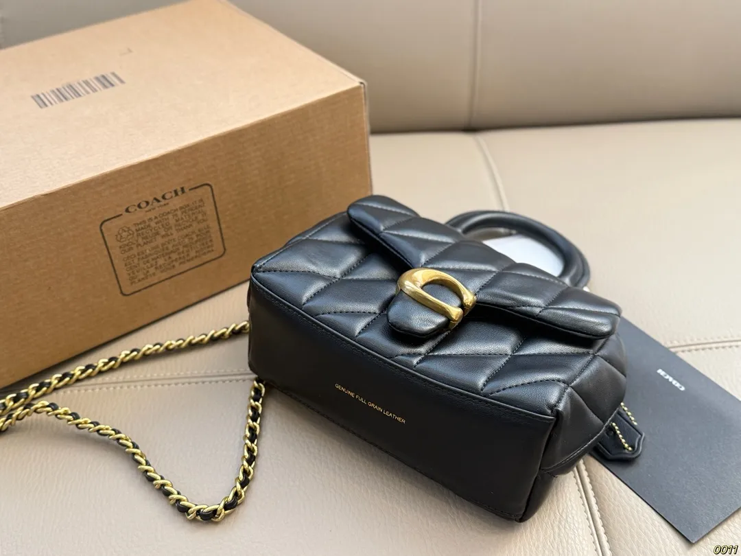 &yen;150飞机盒 蔻驰COACH方胖子 coach Tabby 自重轻便，随意搭配 尺寸18 13