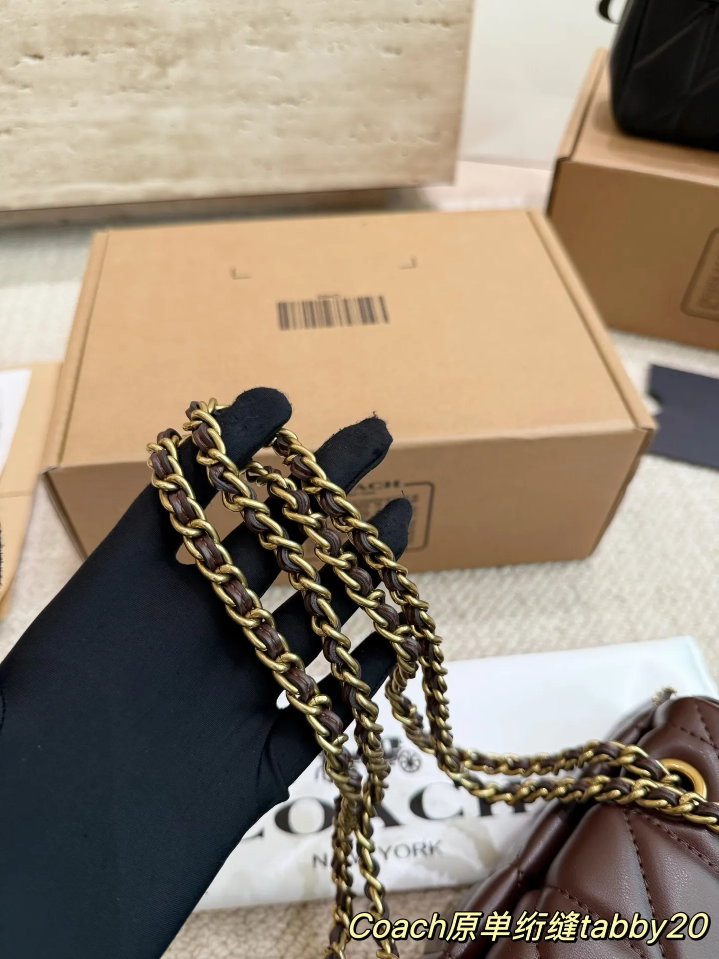 P190 原版品质 小号尺寸20.9配礼盒🎁 蔻驰酒神新品 Quilted Tabby 链条版 Tabby 这你能忍住？？ 满满的小细节