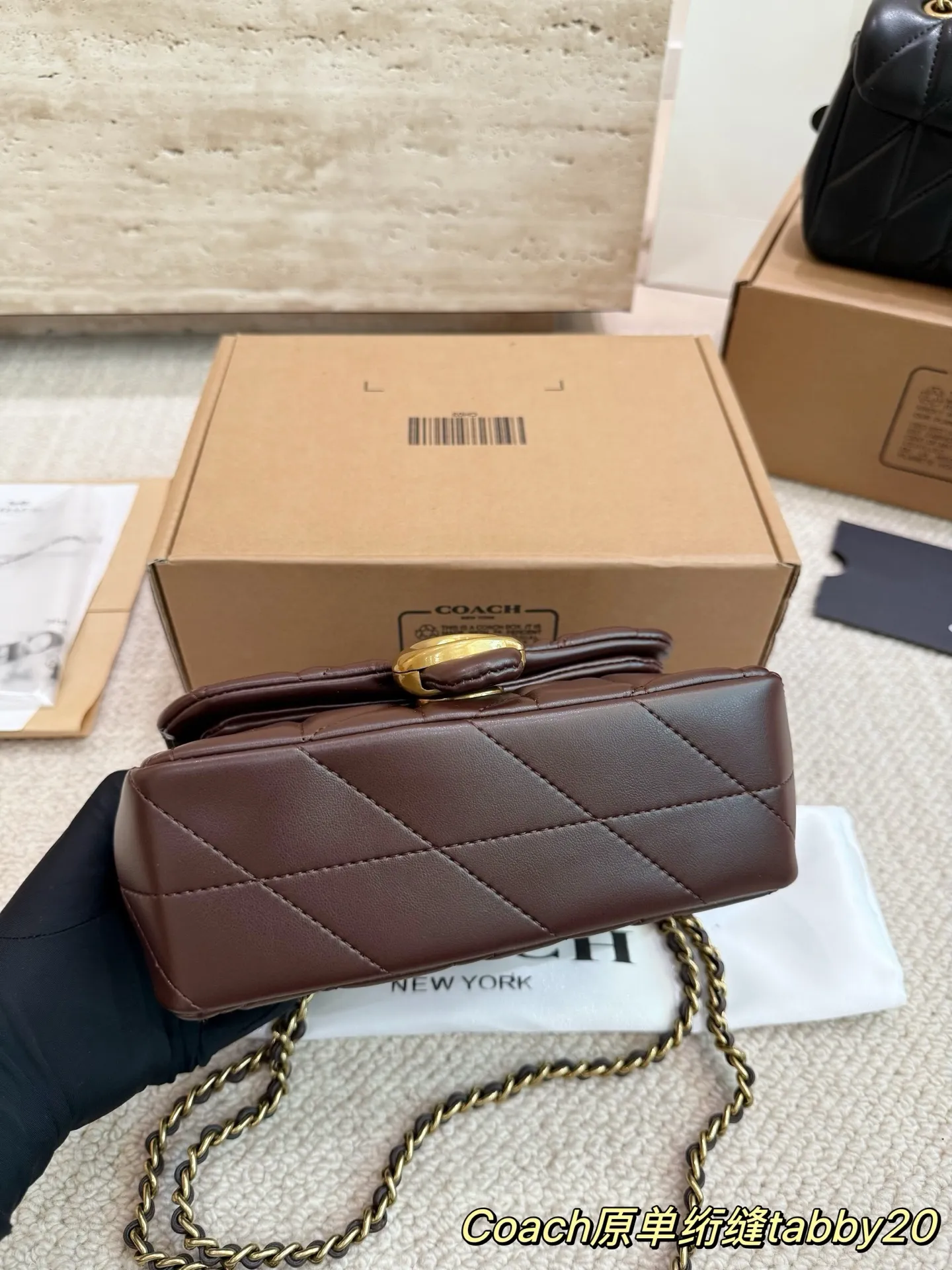 P190 原版品质 小号尺寸20.9配礼盒🎁 蔻驰酒神新品 Quilted Tabby 链条版 Tabby 这你能忍住?? 满满的小细节