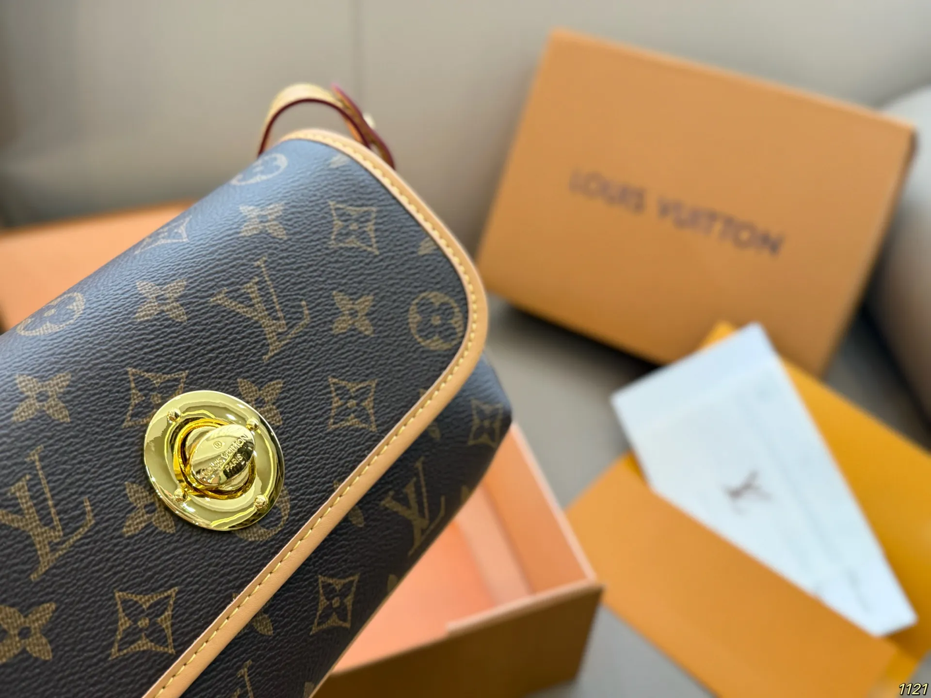原版复刻¥145飞机盒 蜜蜡黄皮LV中古金豆包腋下包 小巧可爱的容貌却不影响它的容量 颜值绝绝王炸款 💥 尺寸22 13