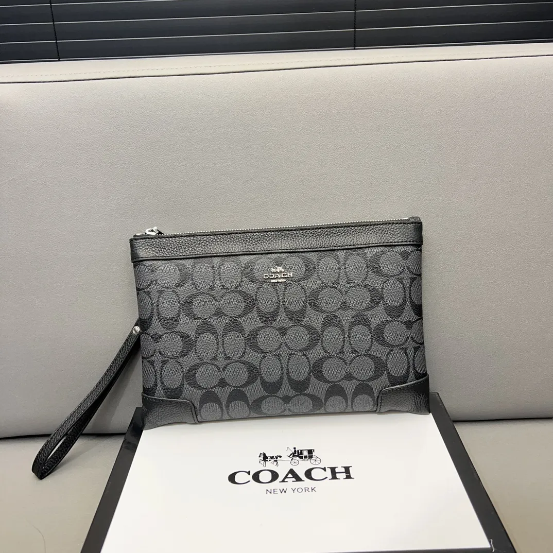 P100 Coach 蔻驰 印花小牛皮手拿包 卡包钱包多功能男包 采用精湛镶嵌细工,实物拍摄 原厂原版面料 配送礼盒 26 x 16 cm。