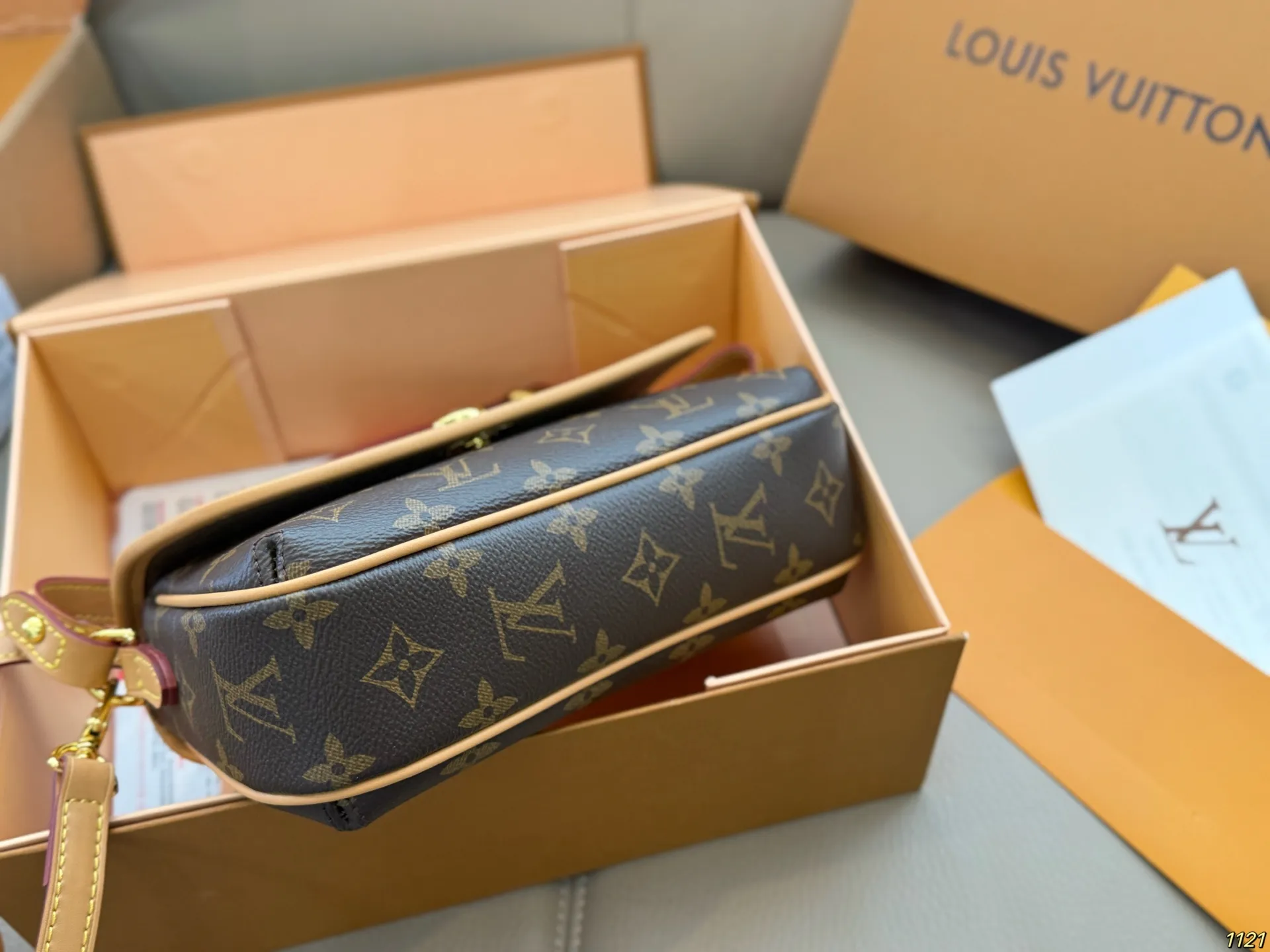 原版复刻¥145飞机盒 蜜蜡黄皮LV中古金豆包腋下包 小巧可爱的容貌却不影响它的容量 颜值绝绝王炸款 💥 尺寸22 13