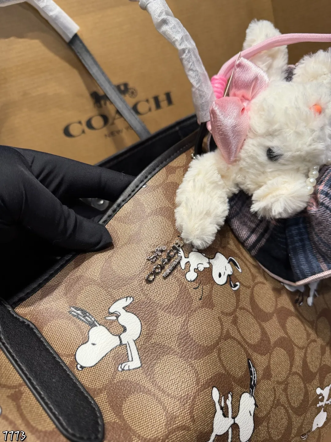 ❤️p175(礼盒包装)❤️ Coach 经典city托特包经典logo购物袋tote包大爆款 分分钟断货!正反两面都好看!毫无违和感!size: 45.28