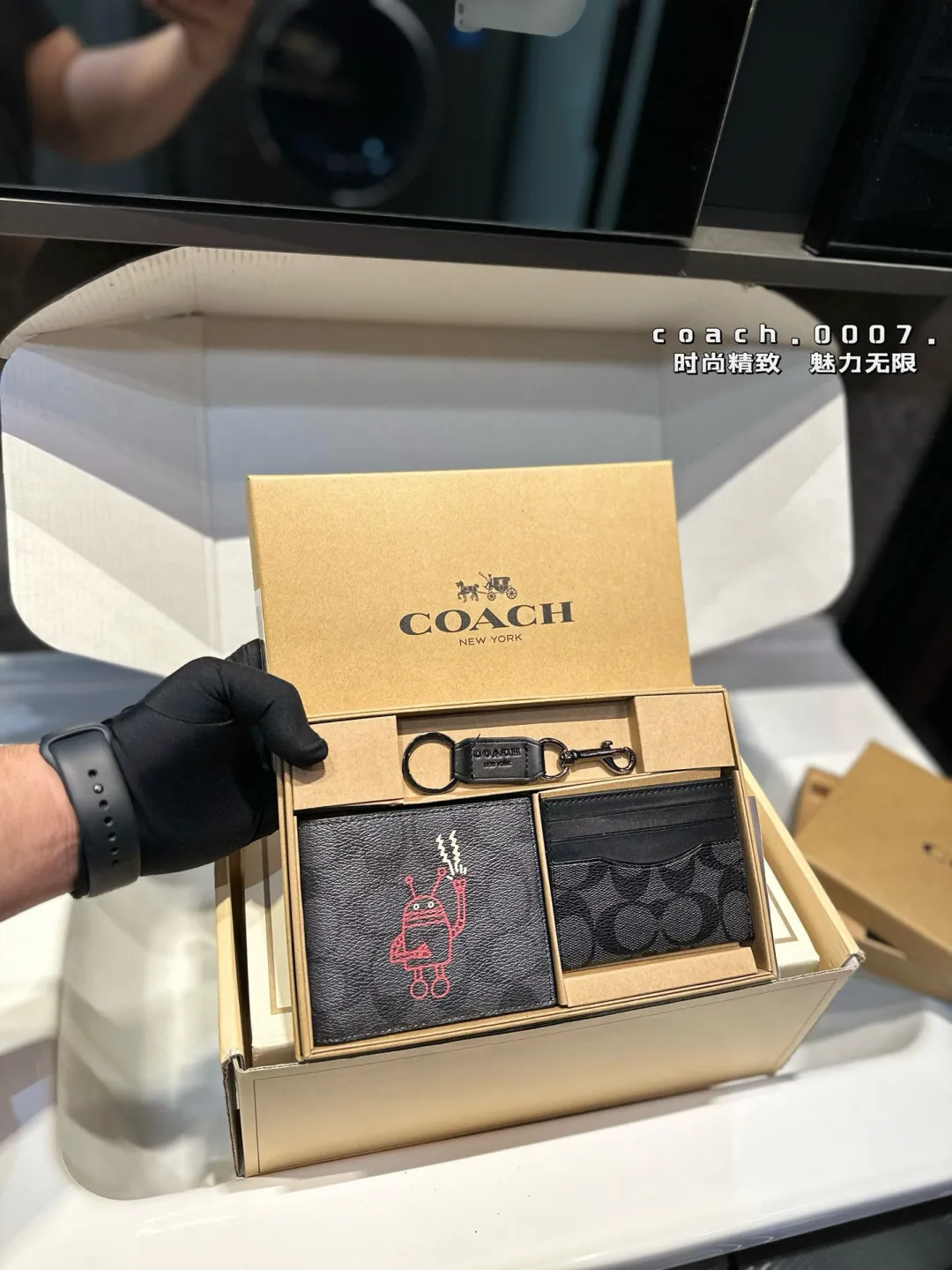 ❤️p70(礼盒包装)❤️ Coach钱包套盒👛送给男朋友吧