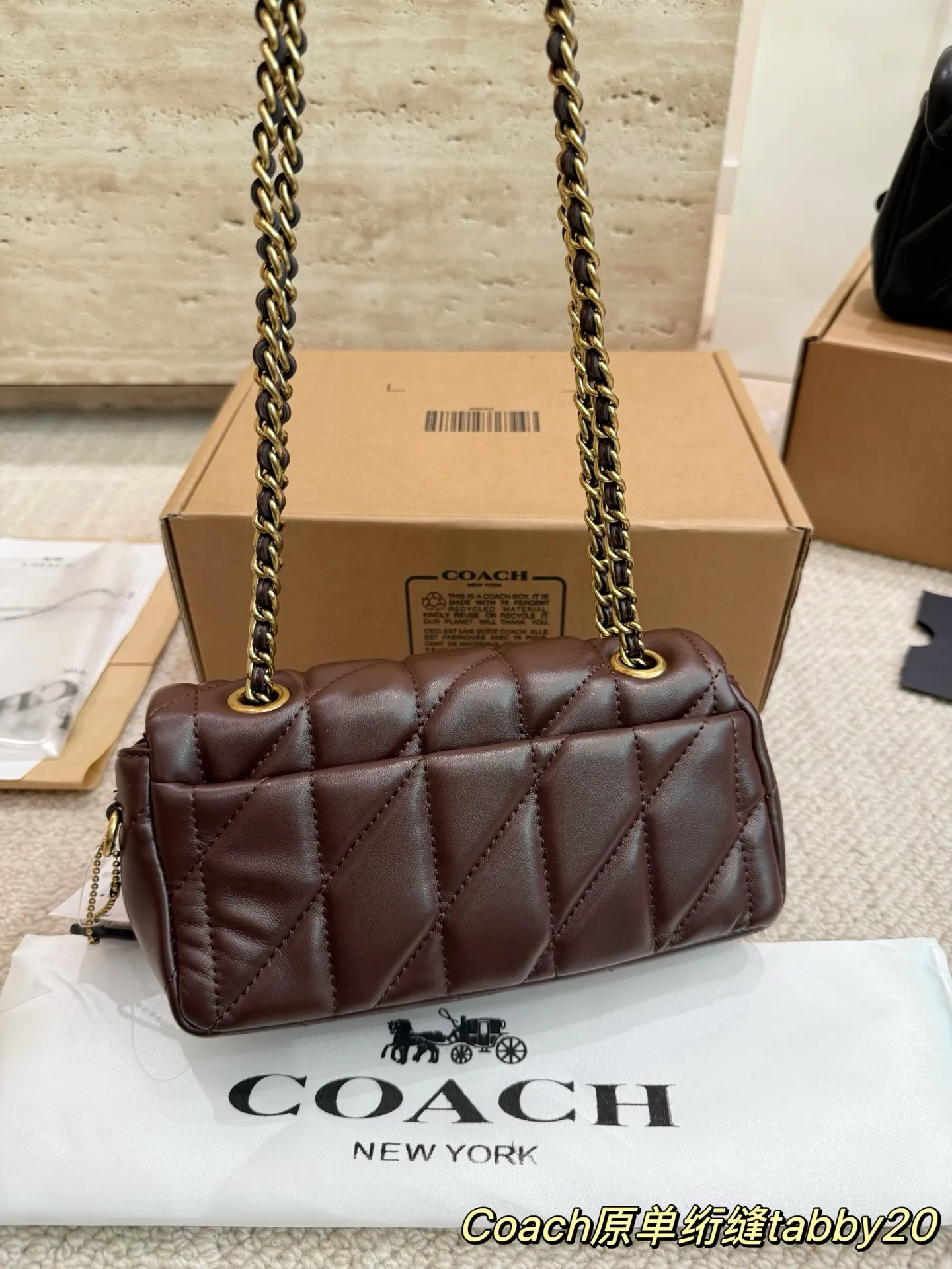 P190 原版品质 小号尺寸20.9配礼盒🎁 蔻驰酒神新品 Quilted Tabby 链条版 Tabby 这你能忍住？？ 满满的小细节