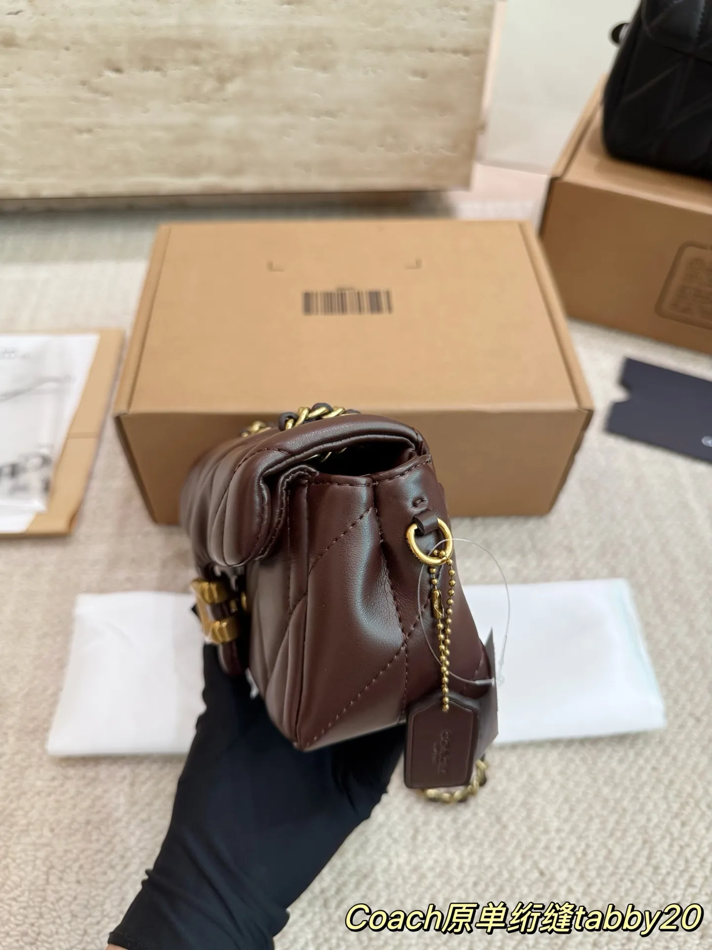 P190 原版品质 小号尺寸20.9配礼盒🎁 蔻驰酒神新品 Quilted Tabby 链条版 Tabby 这你能忍住？？ 满满的小细节