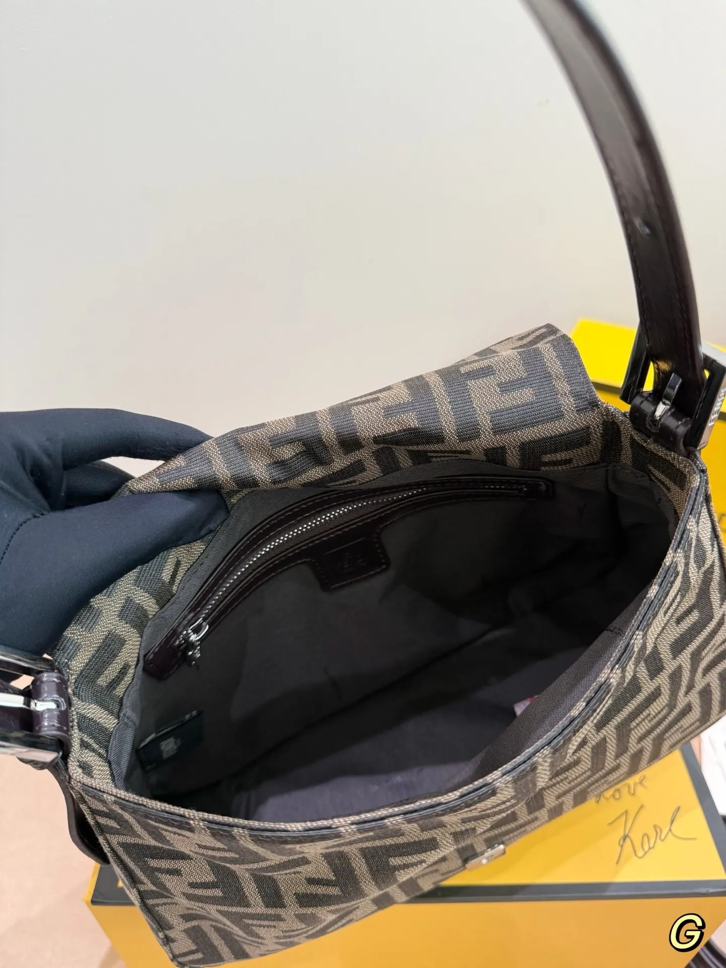 P175 原单 Fendi芬迪大法棍 实在太好看啦 手提斜挎都好看 配折叠礼盒🎁尺寸15.18