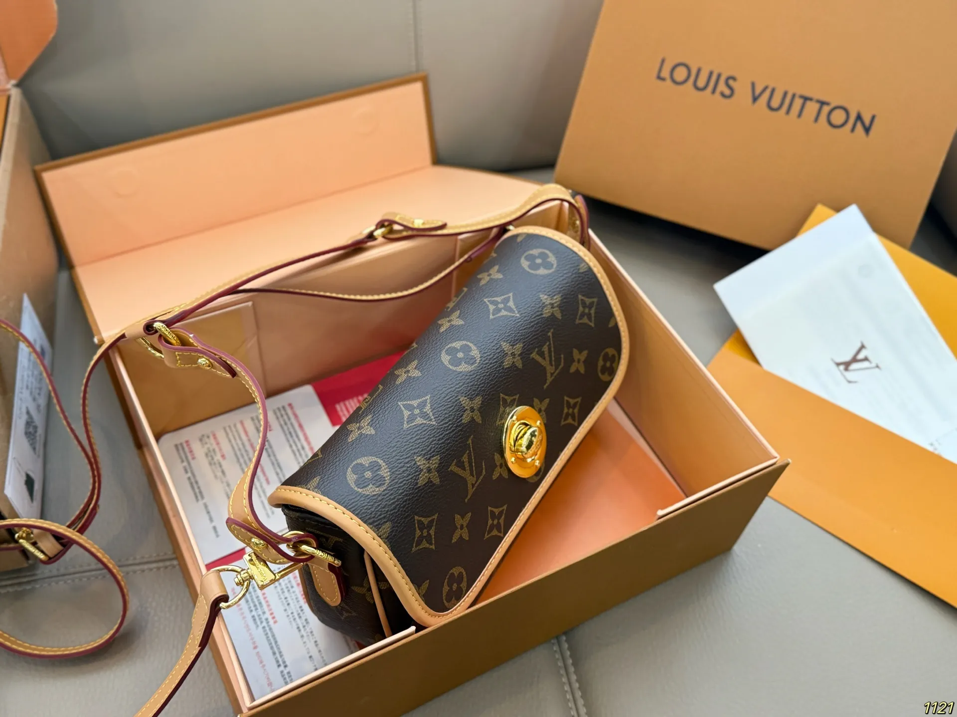 原版复刻¥145飞机盒 蜜蜡黄皮LV中古金豆包腋下包 小巧可爱的容貌却不影响它的容量 颜值绝绝王炸款 💥 尺寸22 13