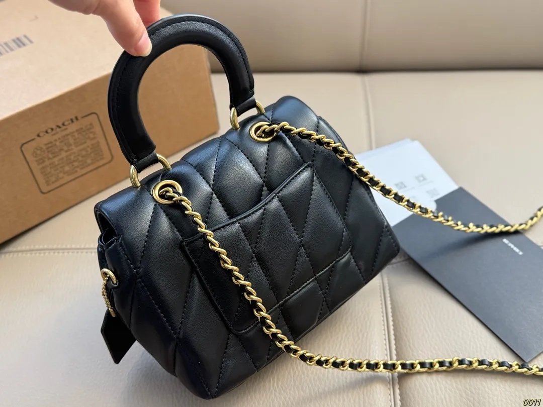 ¥150飞机盒 蔻驰COACH方胖子 coach Tabby 自重轻便,随意搭配 尺寸18 13