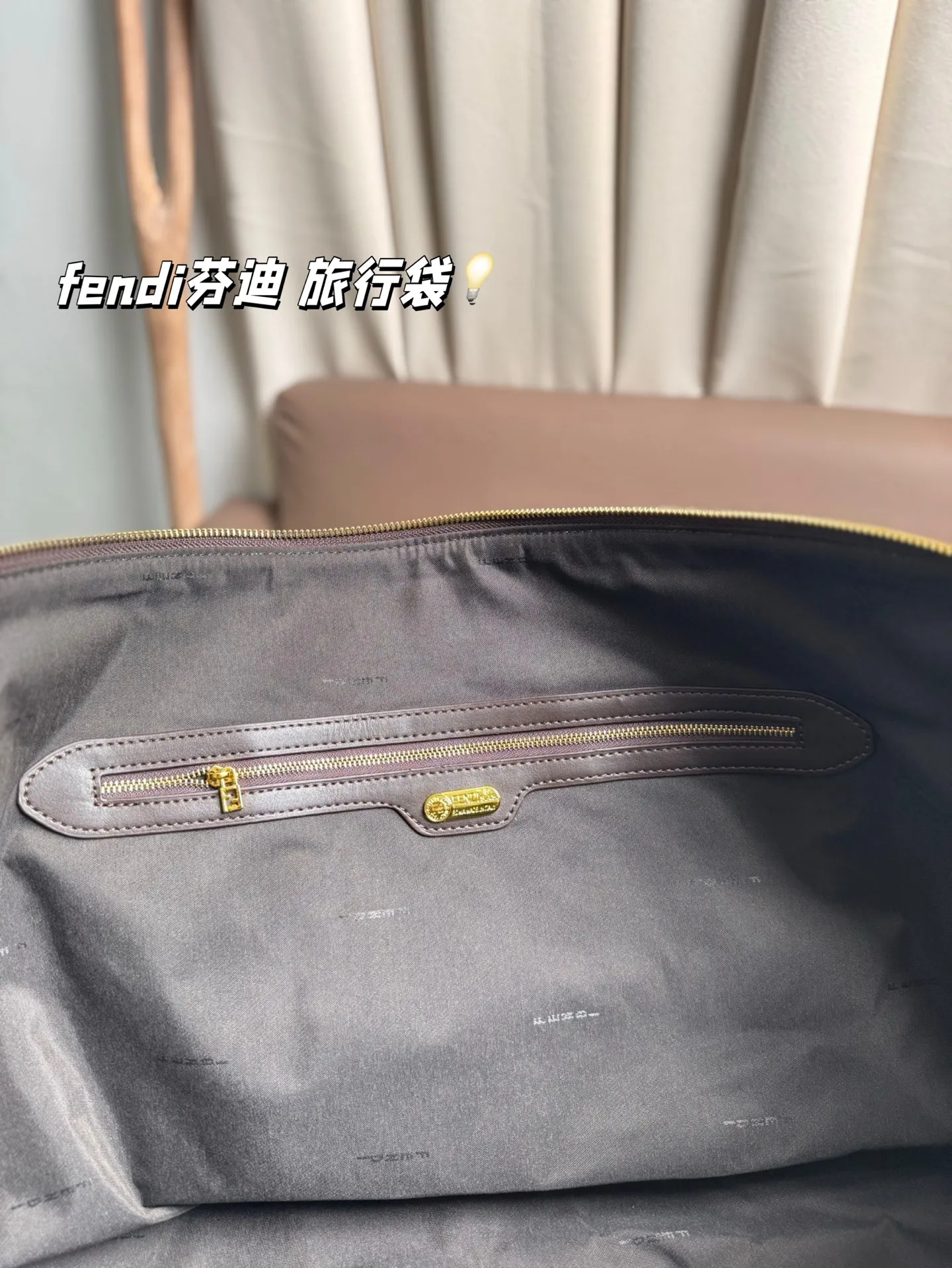 P180 fendi芬迪 旅行袋 真的超能装 出门旅行首选 重点是拿起来超级飒 时尚达人必备单品之一 尺寸47*36