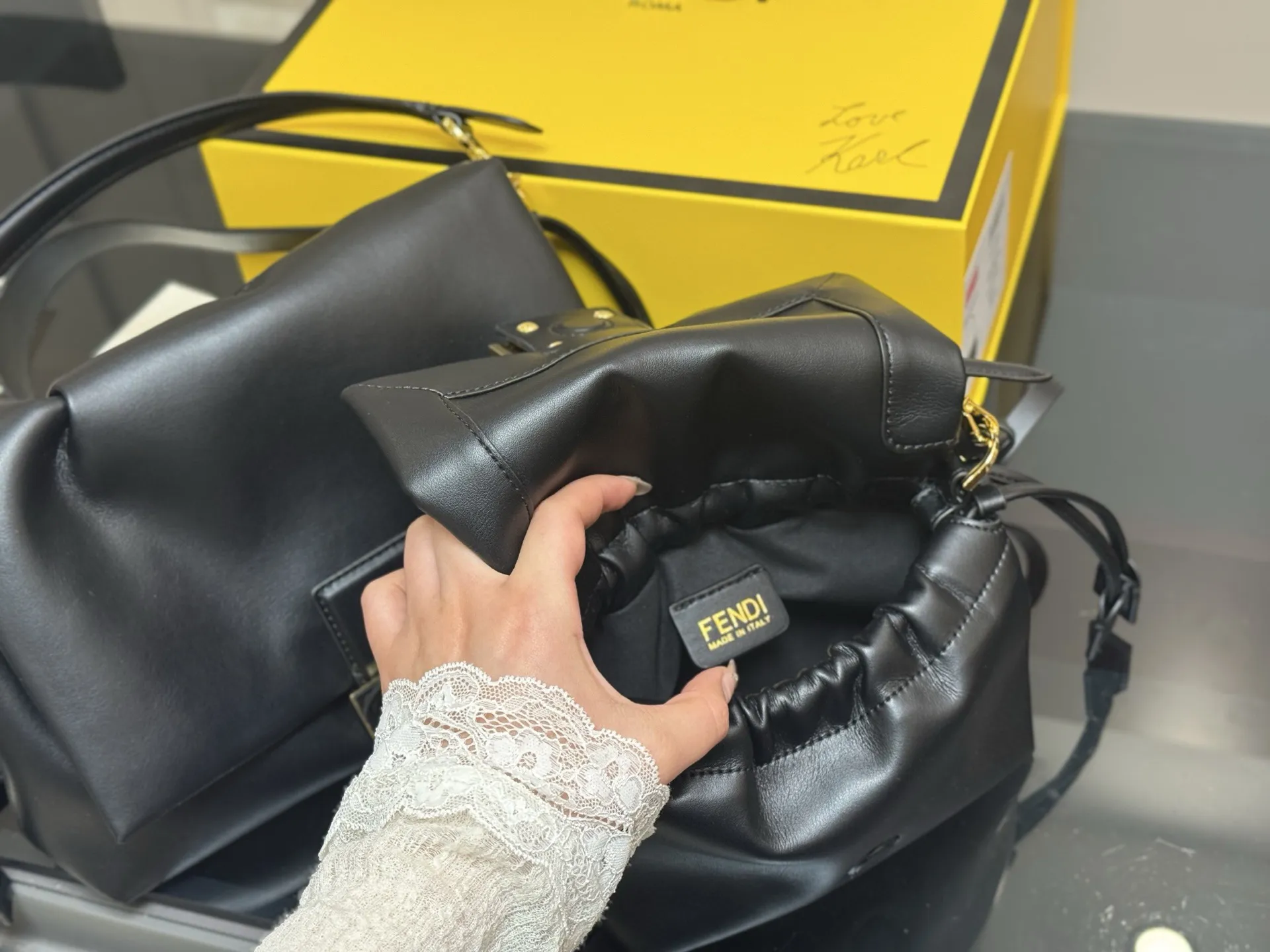 &yen;190 &yen;205 芬迪大胖是我今年要收入囊中的一款中古包 fendi老花百看不厌 金扣搭配 宝藏一-般的存在17cm 26cm配盒子
