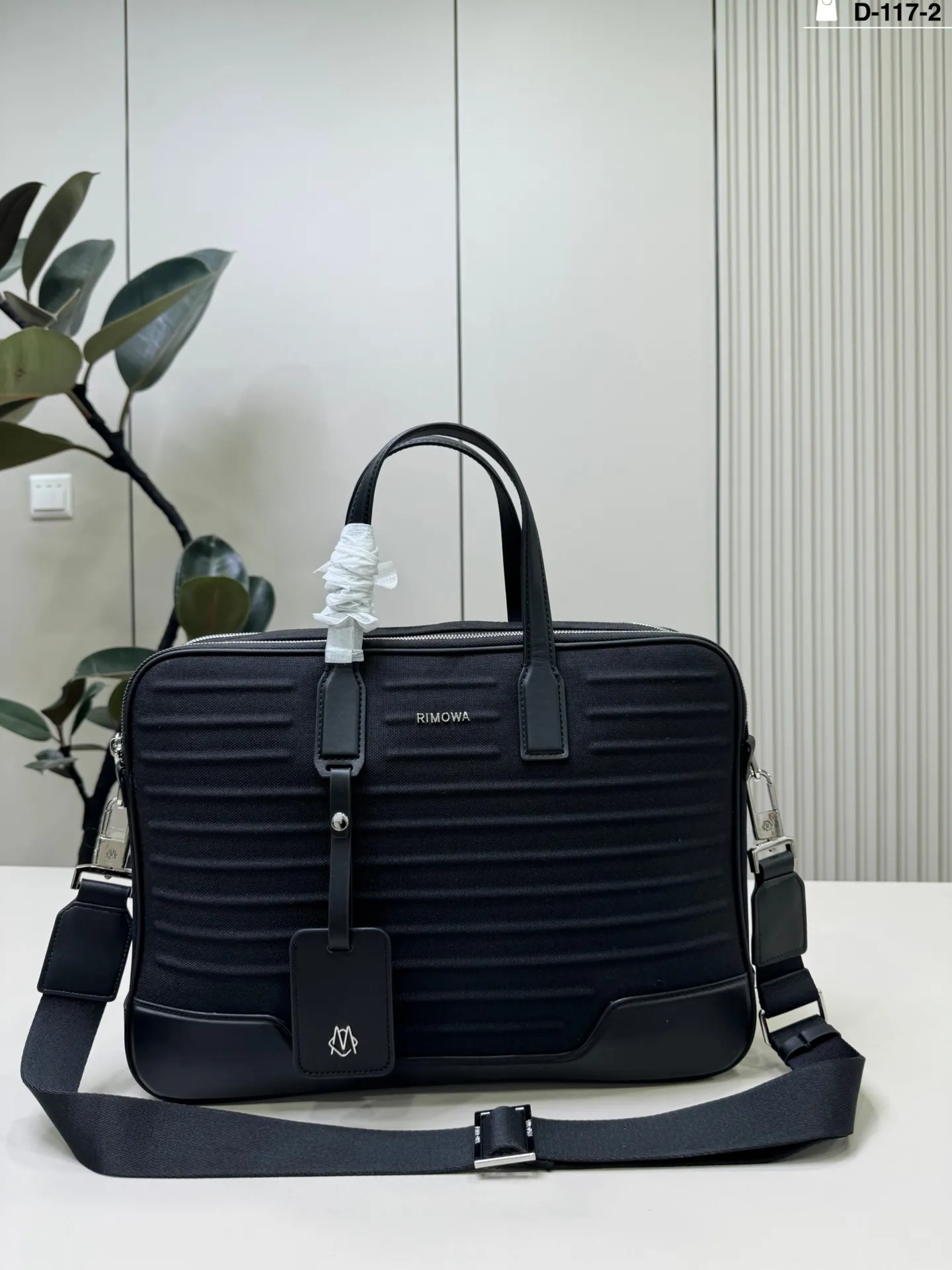 💰p260 D-117-2尺寸38&times;28 &ldquo; RIMOWA &rdquo;日默瓦公文包💼 日默瓦手提斜挎包 RIMOWA日默瓦 男女同款 黑色 内设电脑隔层 拉链暗袋潮男必备款
