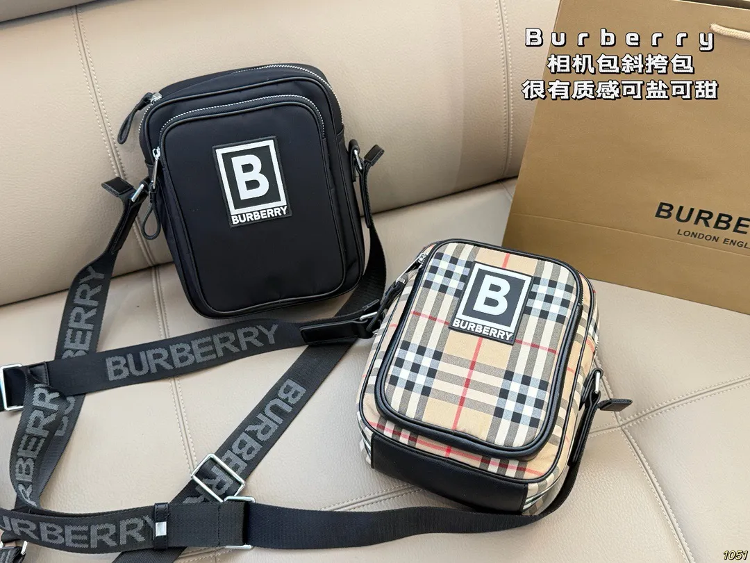 ¥130 Burberry 巴宝莉相机包 男女都可以背的款式 自己背腻了还可以给男朋友 超喜欢随性帅气的包包 尺寸17 22