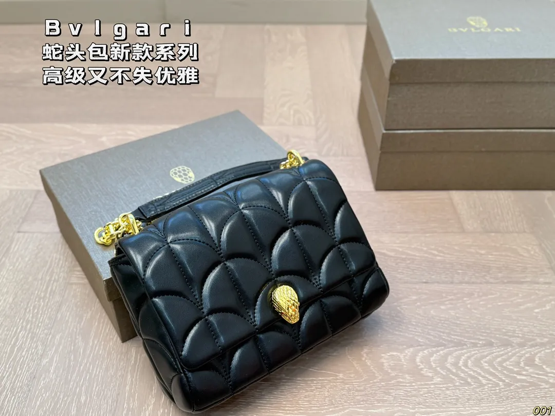 &yen;140配盒 宝格丽 Bvlgari蛇头包 ⚠️顶级原单 不愧是开挂般的存在 包身轻便 百搭 给予满满的高级感 尺寸23 16