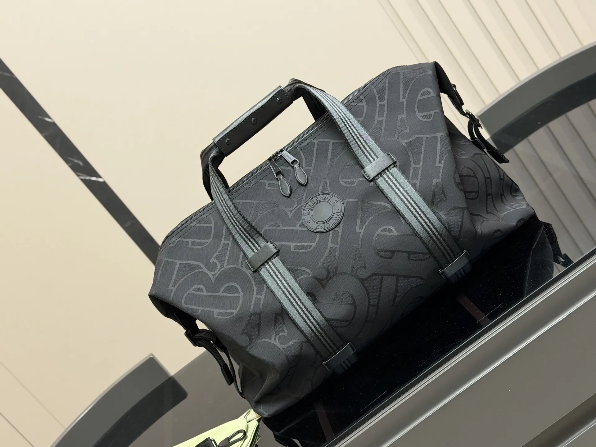 ¥190 巴宝莉 keepall出行必备 旅行袋机场包 手提袋 采用原厂材质 高端货 尺寸: 50cm