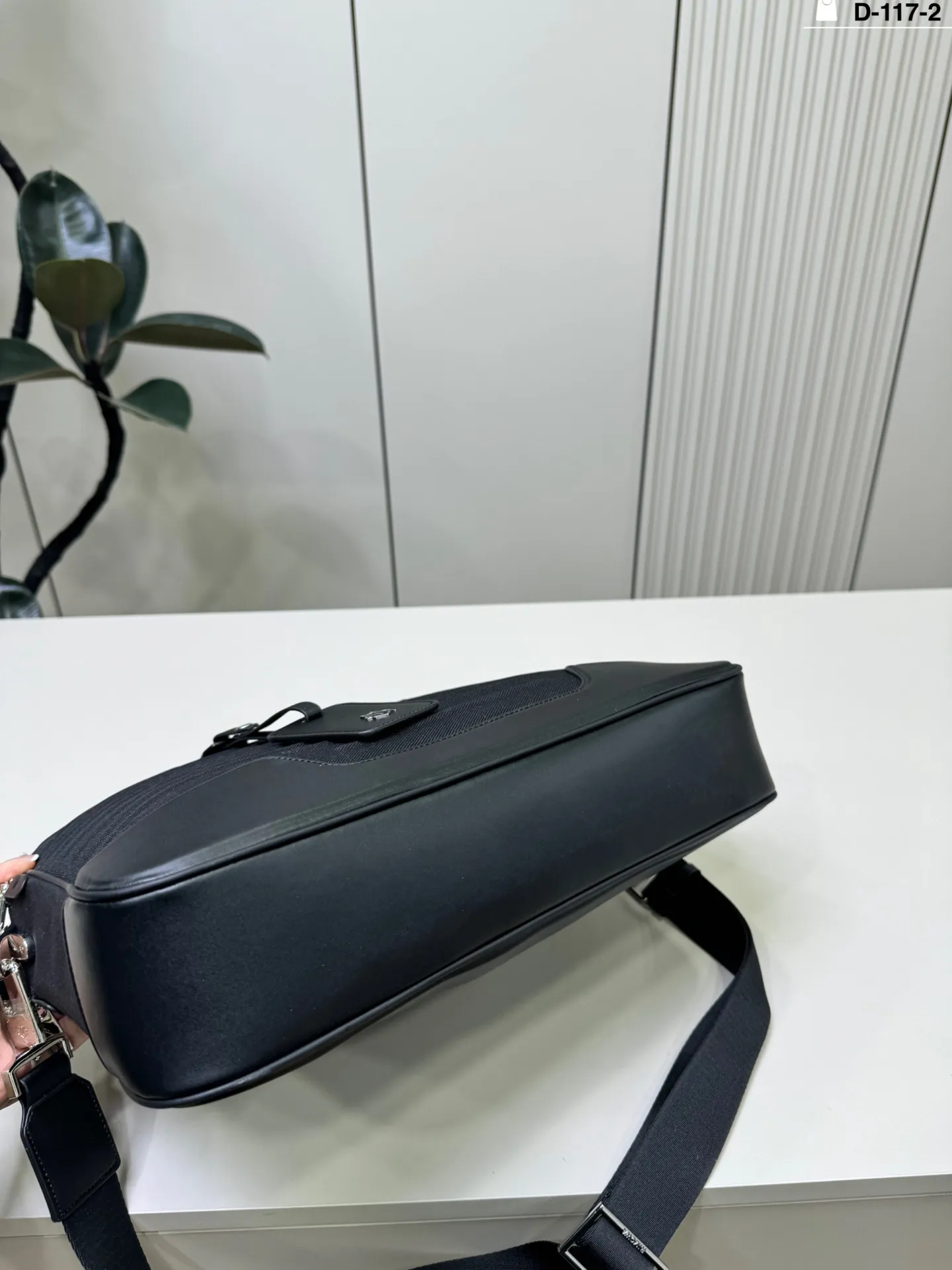 💰p260 D-117-2尺寸38&times;28 &ldquo; RIMOWA &rdquo;日默瓦公文包💼 日默瓦手提斜挎包 RIMOWA日默瓦 男女同款 黑色 内设电脑隔层 拉链暗袋潮男必备款