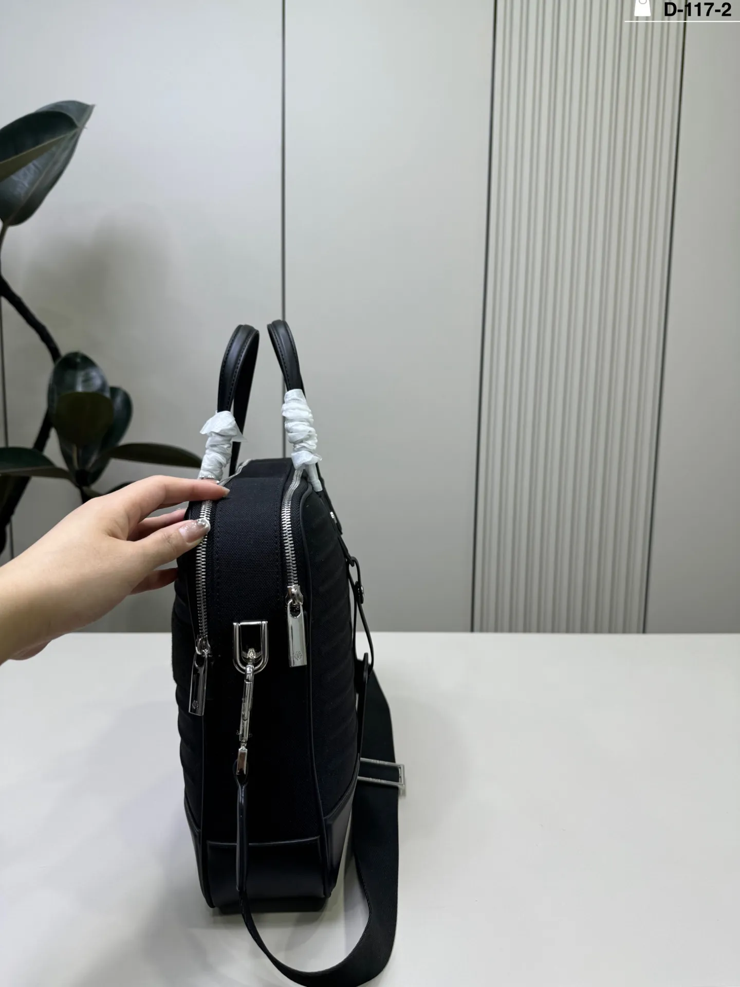 💰p260 D-117-2尺寸38×28 “ RIMOWA ”日默瓦公文包💼 日默瓦手提斜挎包 RIMOWA日默瓦 男女同款 黑色 内设电脑隔层 拉链暗袋潮男必备款