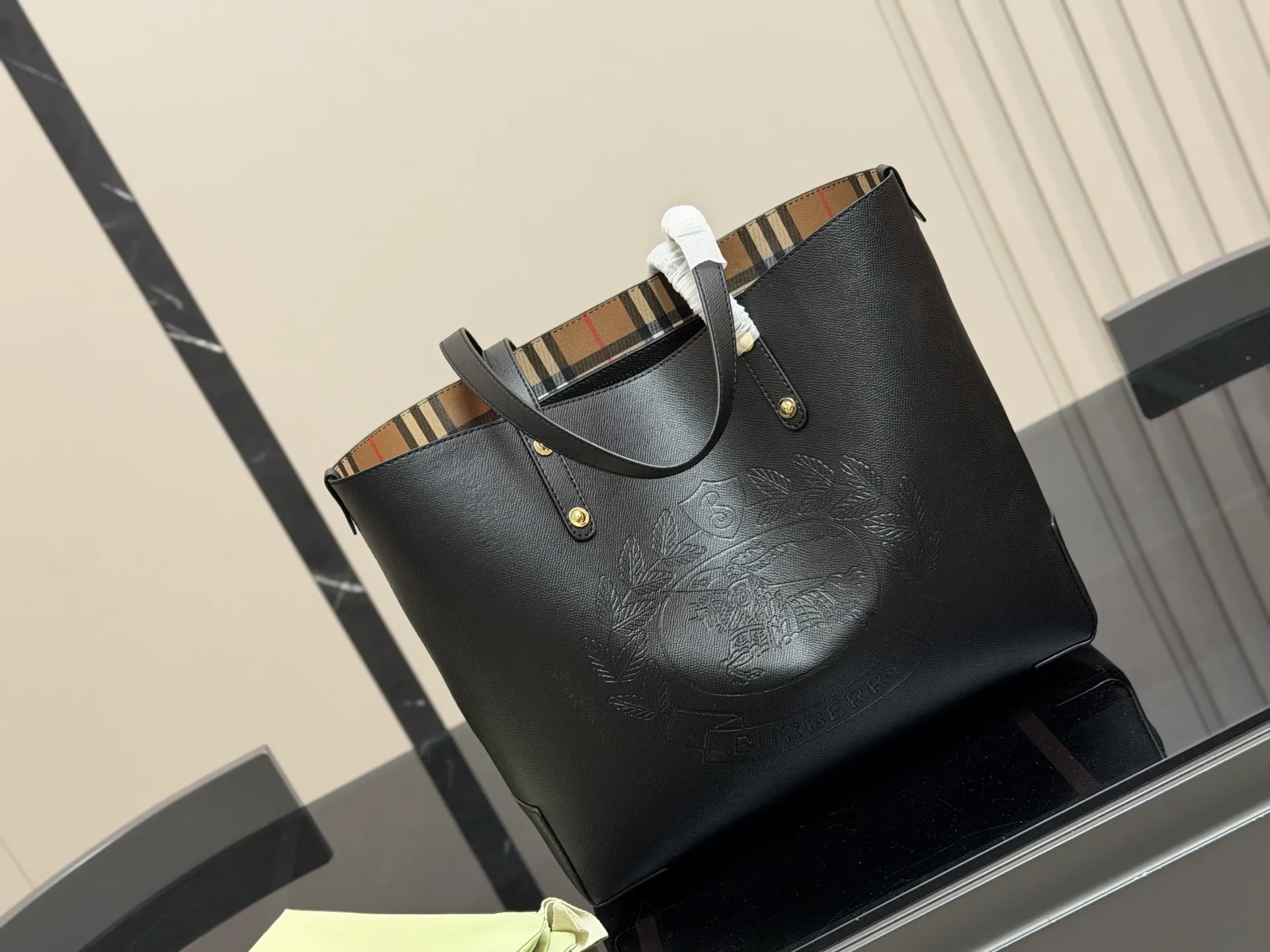 &yen;160 巴宝莉购物袋🛍️ 帆布面料✅ 大容量 满足日常 特别适合宝妈 超级能装! 尺寸: 35.30cm