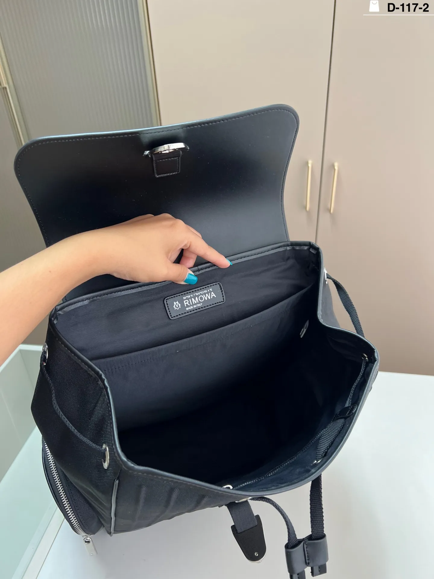 💰p260 日默瓦Rimowa双肩包 全新來自意大利製造的尼龍質地舒適度和手感再度昇華💫性價比更高，適合追求低調而奢華的你D-117-2尺寸30&times;42