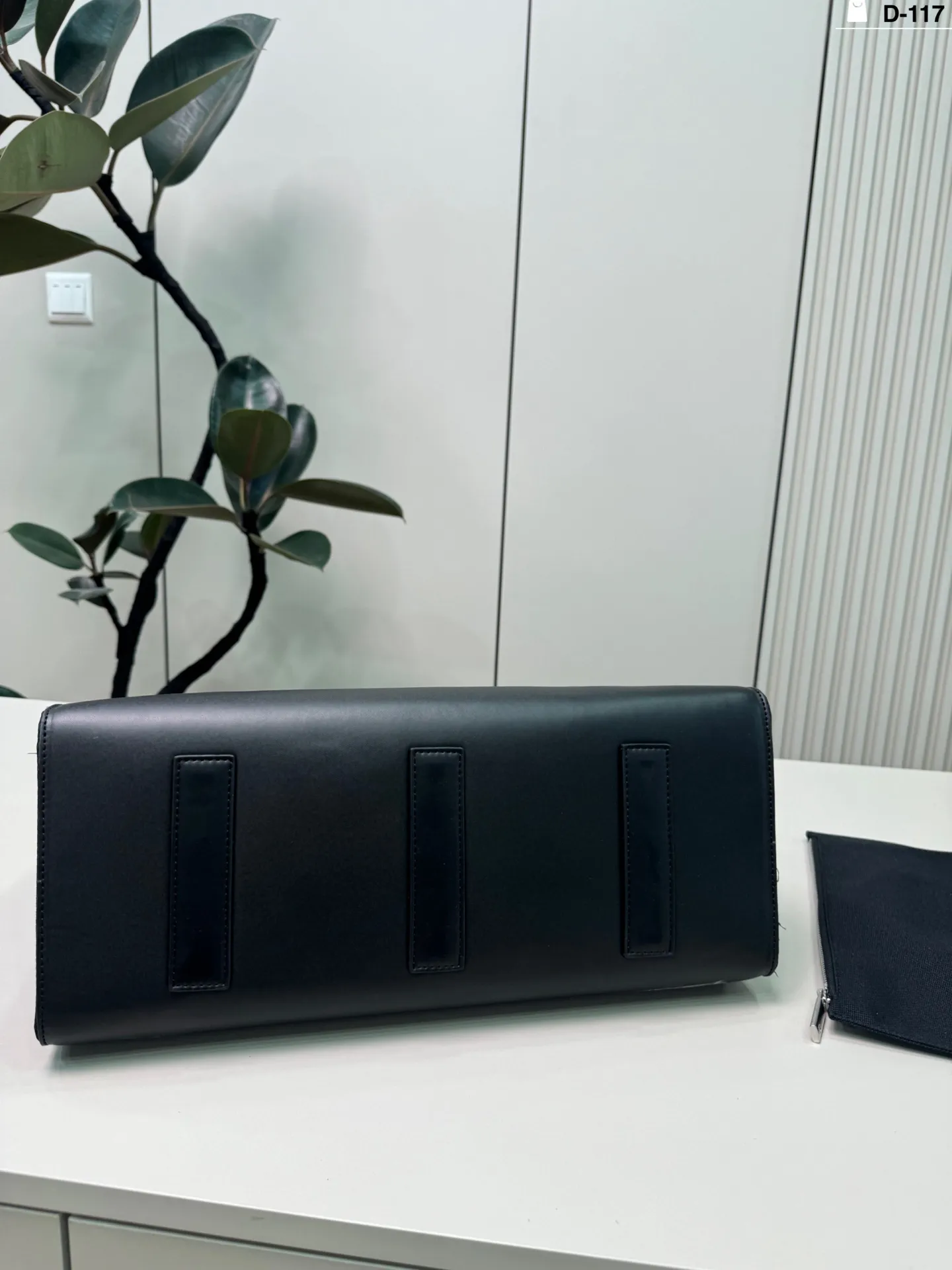 💰p265 D-117尺寸41×32 RIMOWA Never Still日默瓦托特包 简约大气,商务or休闲都能轻松驾驭。 还附可拆卸小袋,收纳超方便~