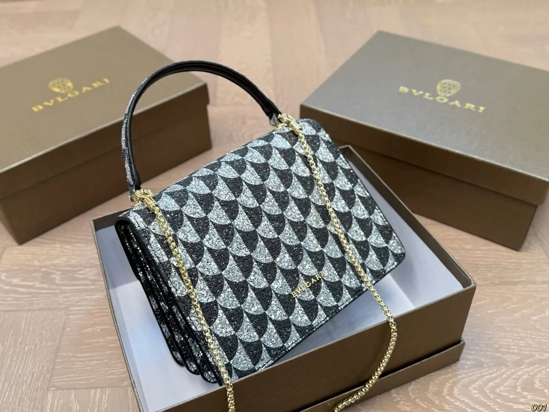 &yen;155配盒 宝格丽 Bvlgari蛇头包 ⚠️顶级原单 不愧是开挂般的存在 包身轻便 百搭 给予满满的高级感 尺寸21 15