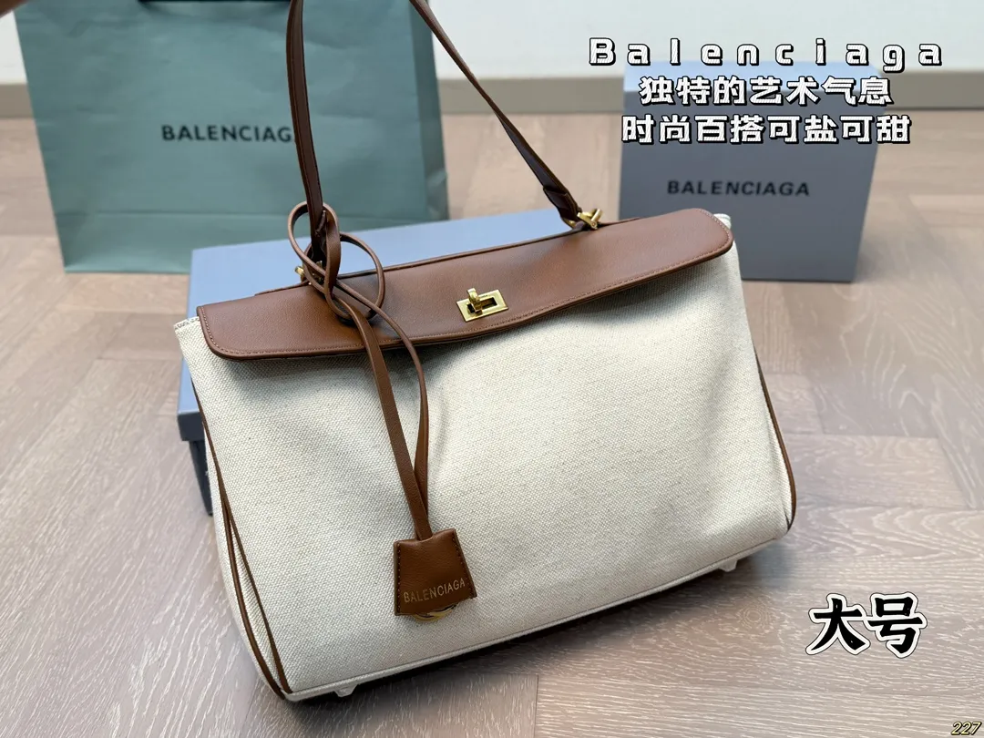 &yen;175/&yen;170配盒 Balenciaga巴黎世家新款 任何风格都可轻松驾驭 适合日常 旅游 出行 集美必备 尺寸：36 24/30 20