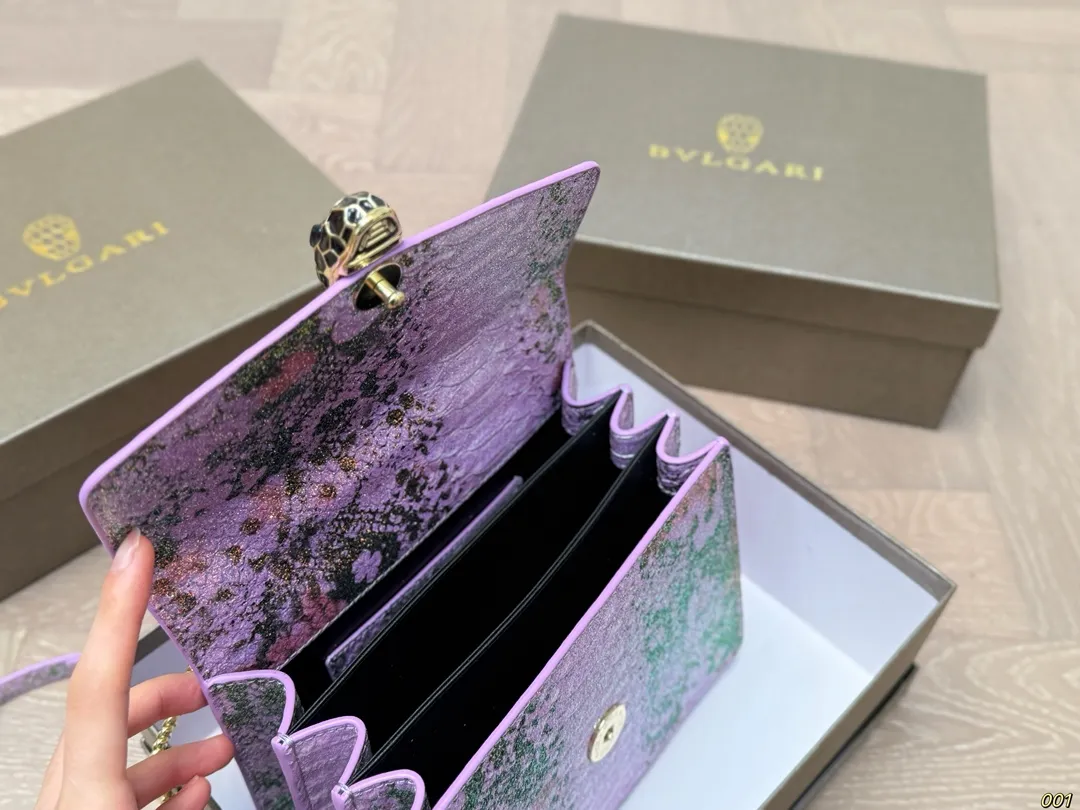 &yen;150配盒 宝格丽 Bvlgari蛇头包 ⚠️顶级原单 不愧是开挂般的存在 包身轻便 百搭 给予满满的高级感 尺寸21 16