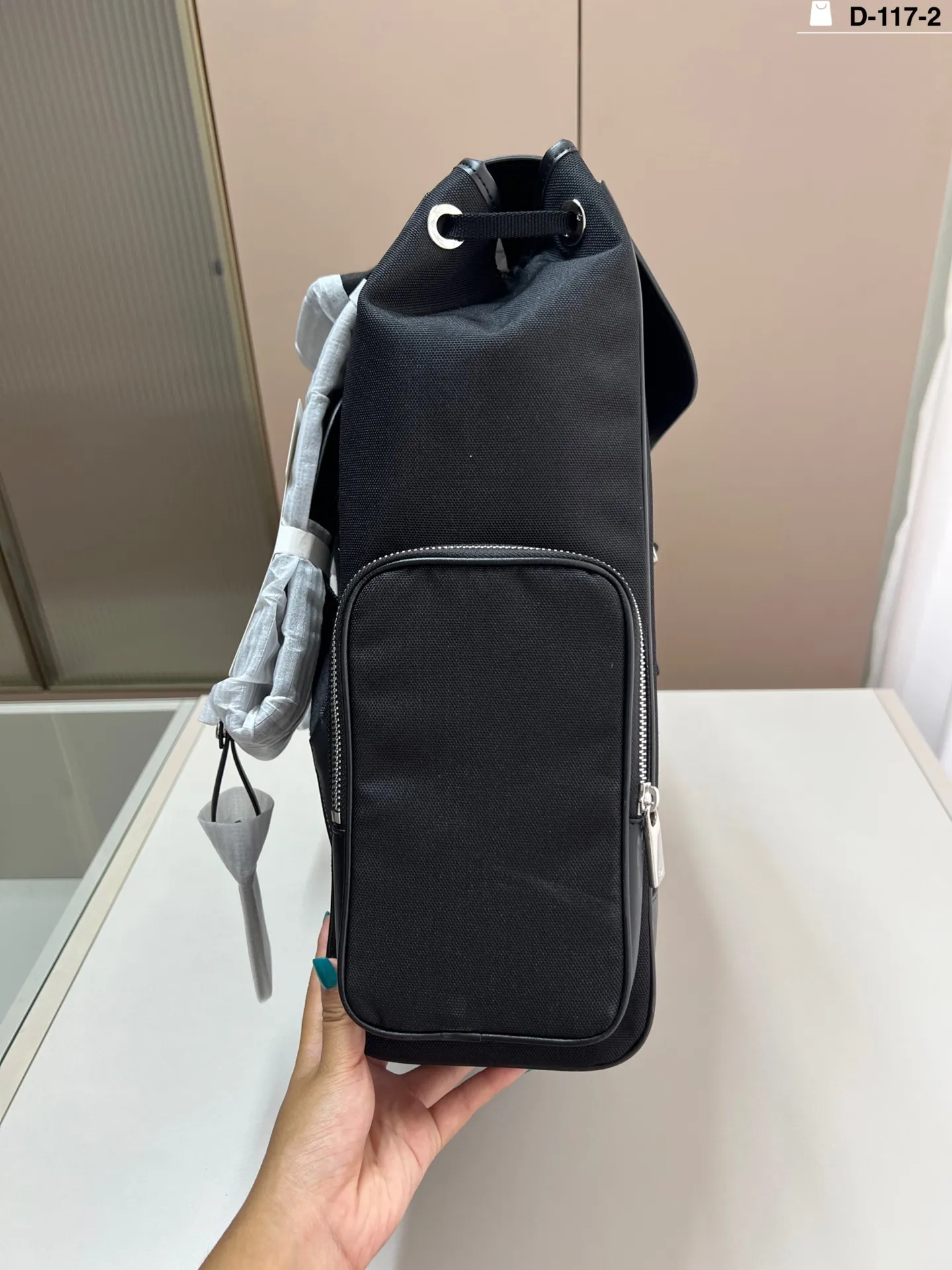 💰p260 日默瓦Rimowa双肩包 全新來自意大利製造的尼龍質地舒適度和手感再度昇華💫性價比更高,適合追求低調而奢華的你D-117-2尺寸30×42