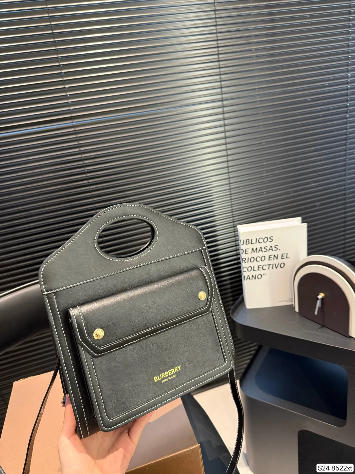 P170配折叠盒 Burberry口袋包黑色 帆布包 pocket 自带vintage气质。 尺寸23 22 货号8522