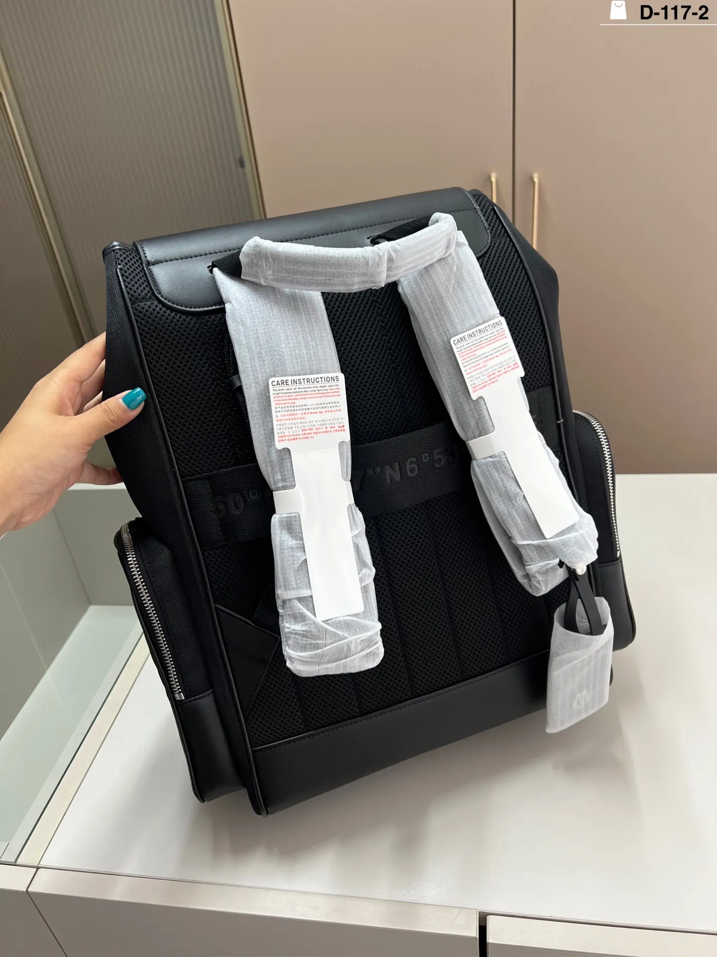 💰p260 日默瓦Rimowa双肩包 全新來自意大利製造的尼龍質地舒適度和手感再度昇華💫性價比更高,適合追求低調而奢華的你D-117-2尺寸30×42