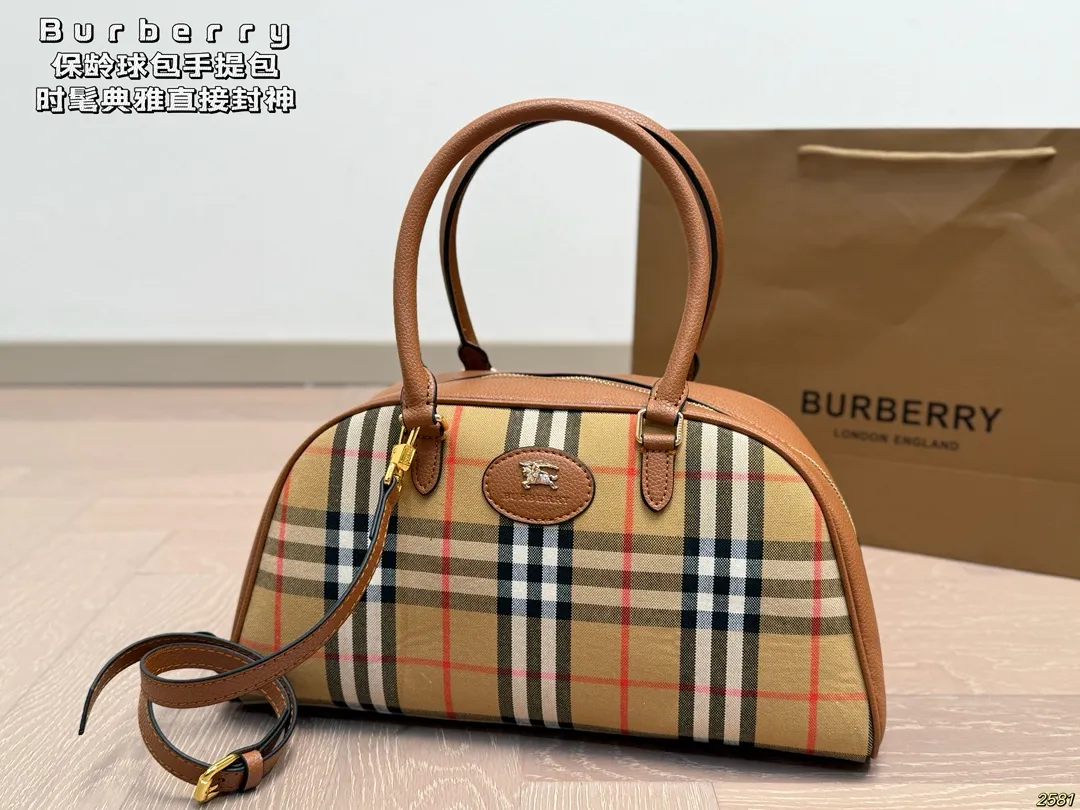 &yen;150 巴宝莉Burberry 保龄球包手提包 时髦典雅直接封神 值得入手 尺寸33 17