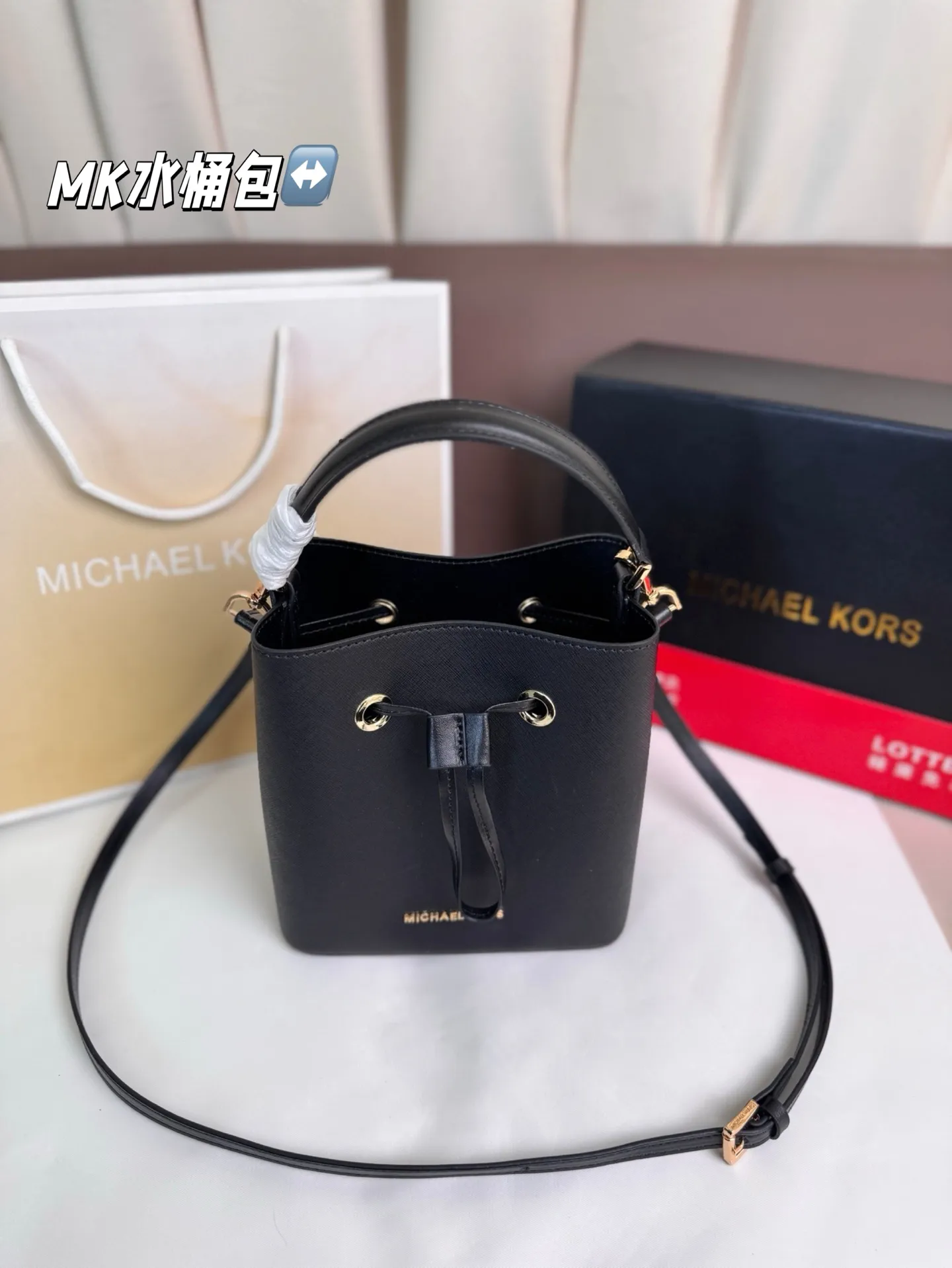 P135 配折叠盒子 mk水桶 时尚炸街 商务稳重 通通拿捏。一年四季都能打Mercer系列一直注重通勤实用!尺寸 17*19