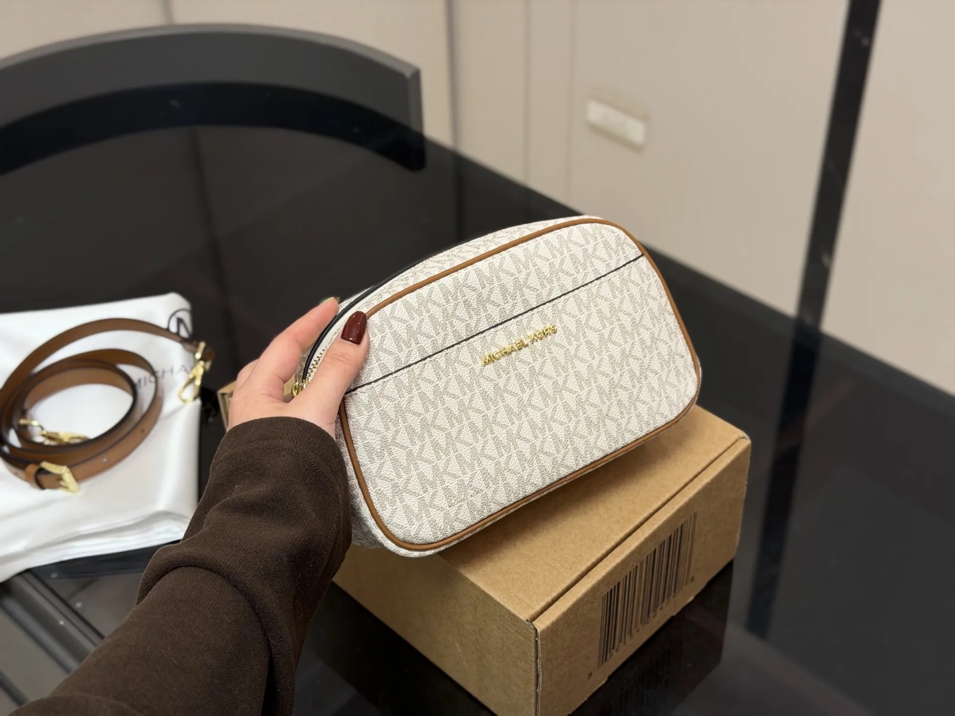 ¥160 配礼盒 size:21*14cm mk 新品相机 你会发现它越看越好看! 实用型 容量大